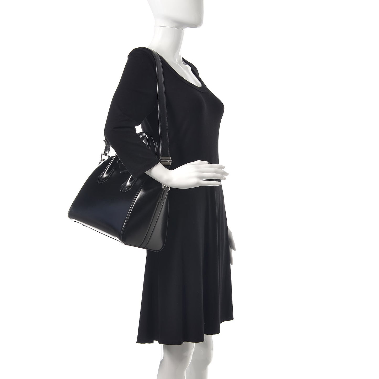 Shiny Lord Calfskin Small Antigona Black