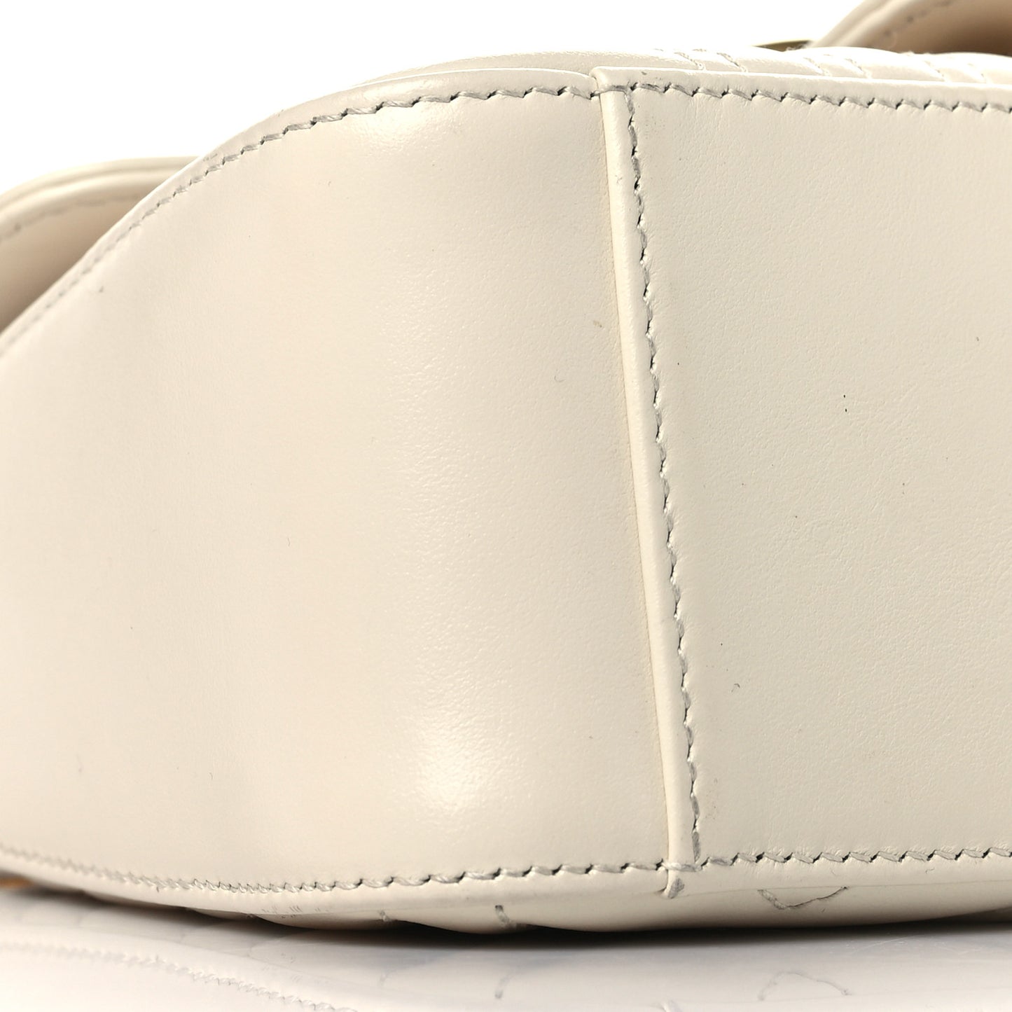 Calfskin Matelasse Mini GG Marmont Top Handle Shoulder Bag White