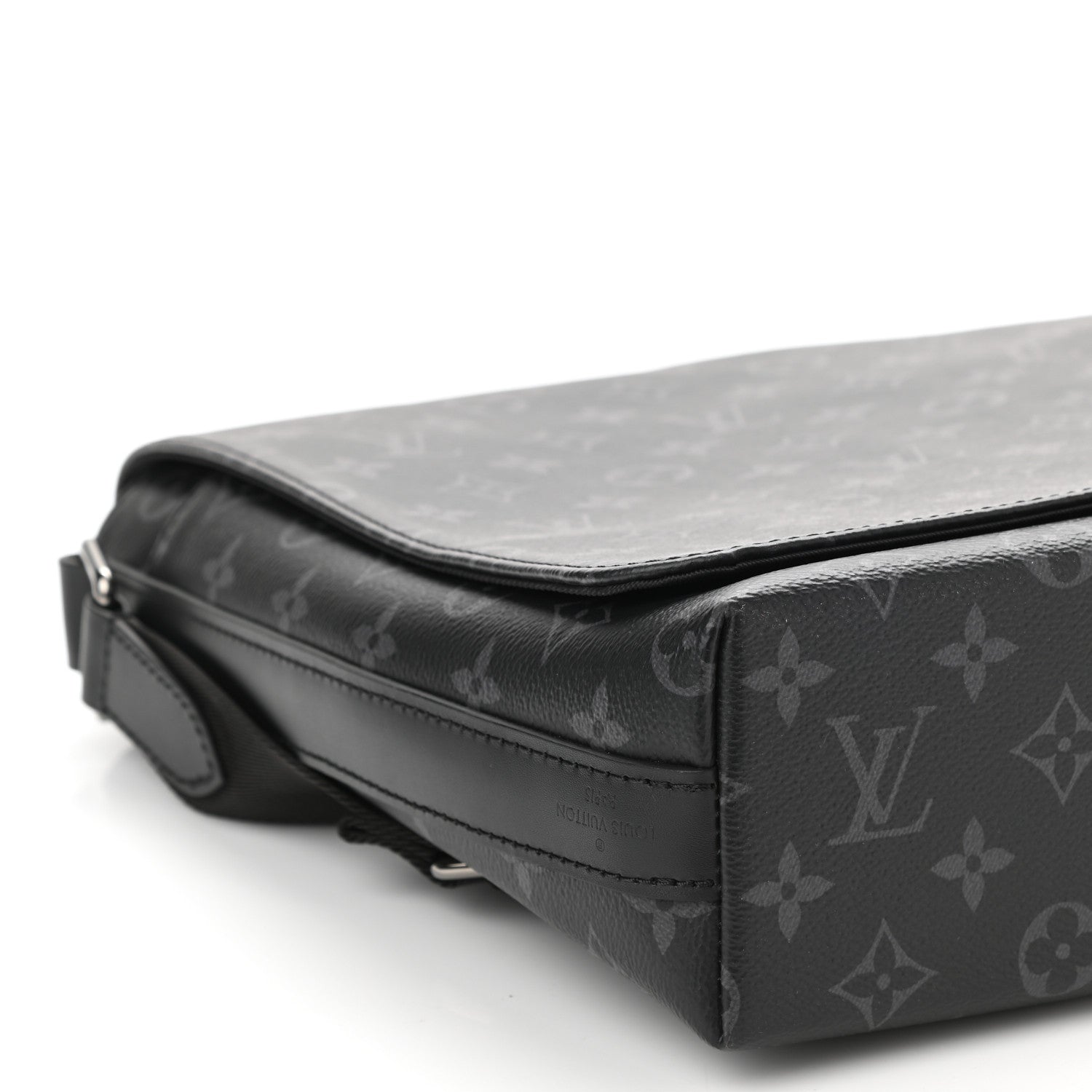 Louis Vuitton Monogram Eclipse District MM 8 of 9