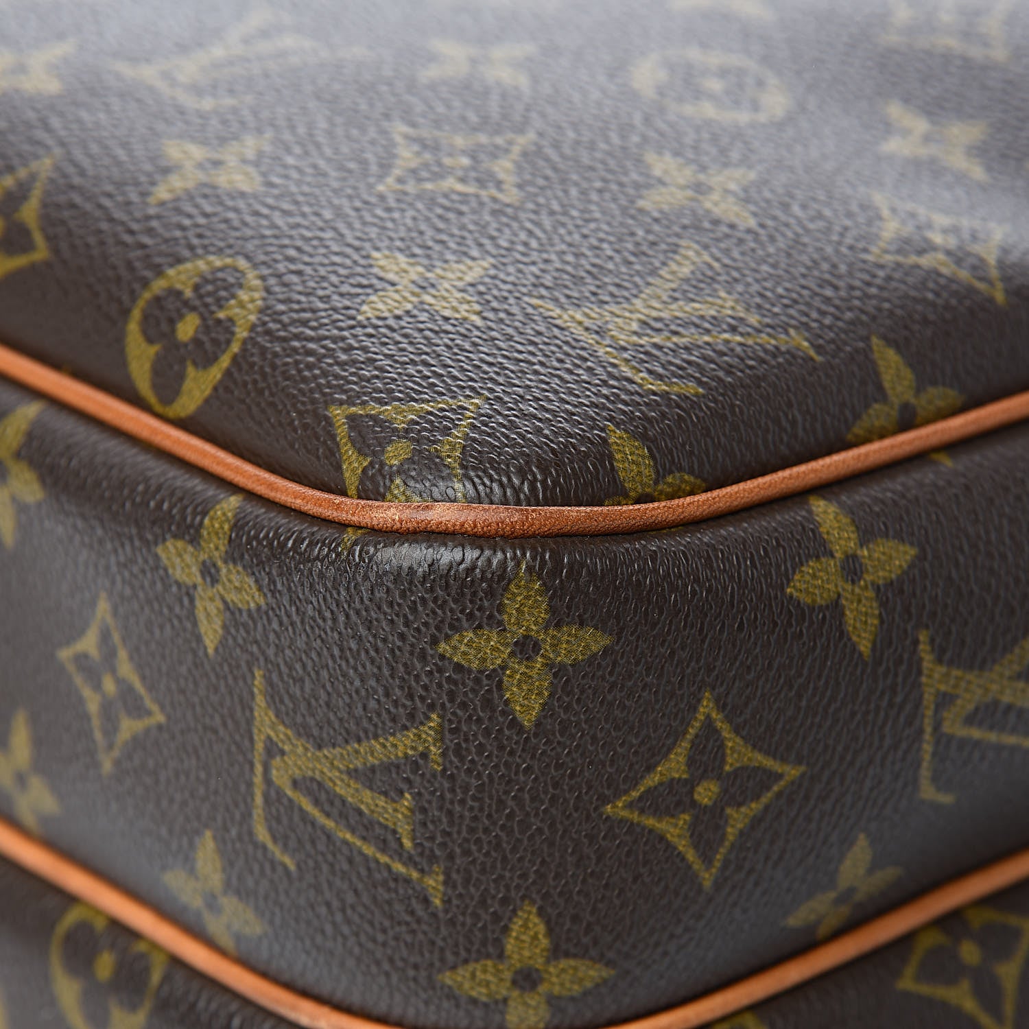 Louis Vuitton Monogram Reporter GM 14 of 17