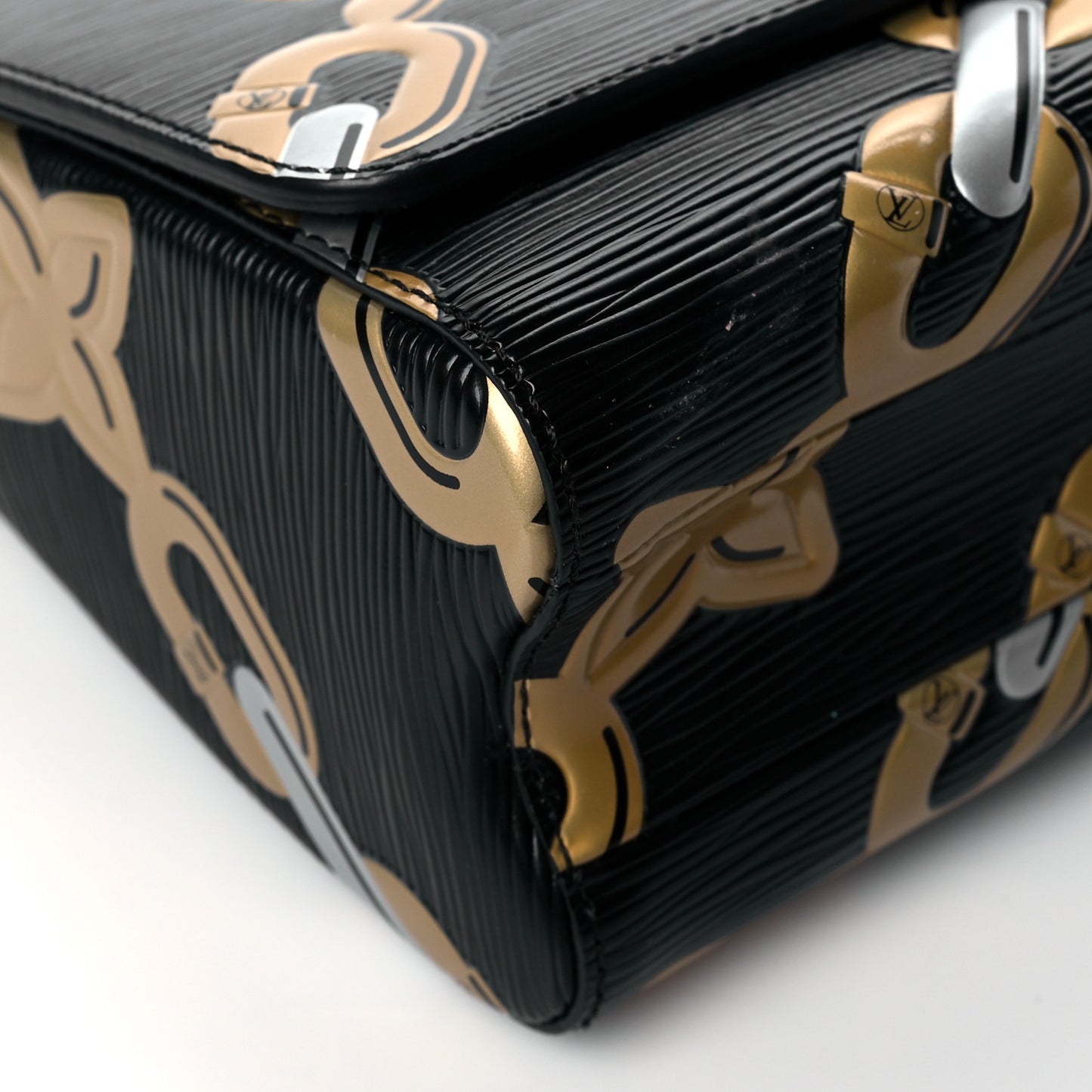 Epi Chain Flower Twist Shoulder Bag MM Black