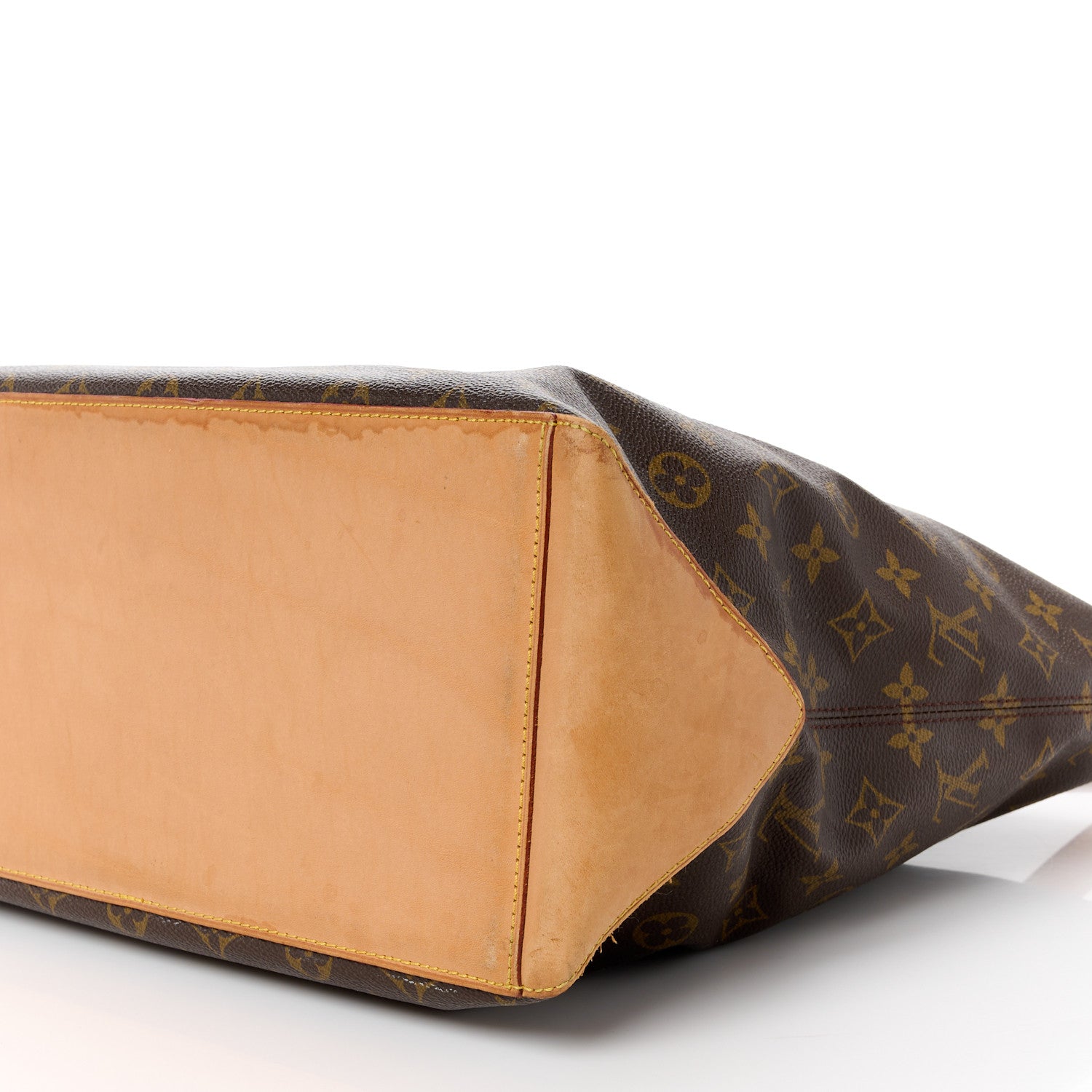 Louis Vuitton Monogram Cabas Mezzo 11 of 14