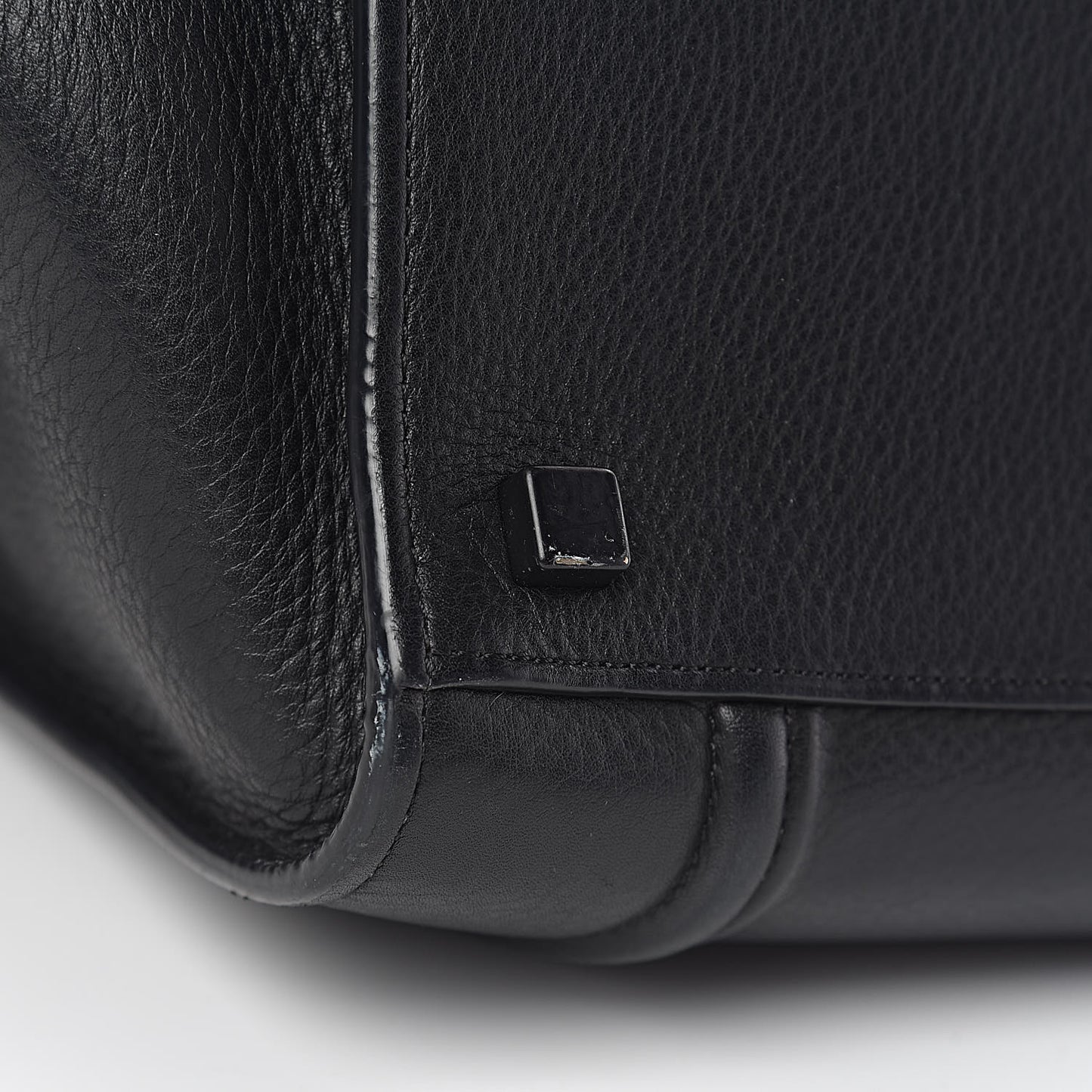 Supple Calfskin Medium Phantom Luggage Black