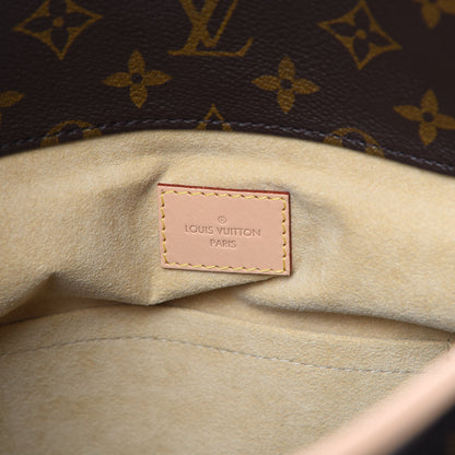 Louis Vuitton Monogram Artsy MM 6 of 11