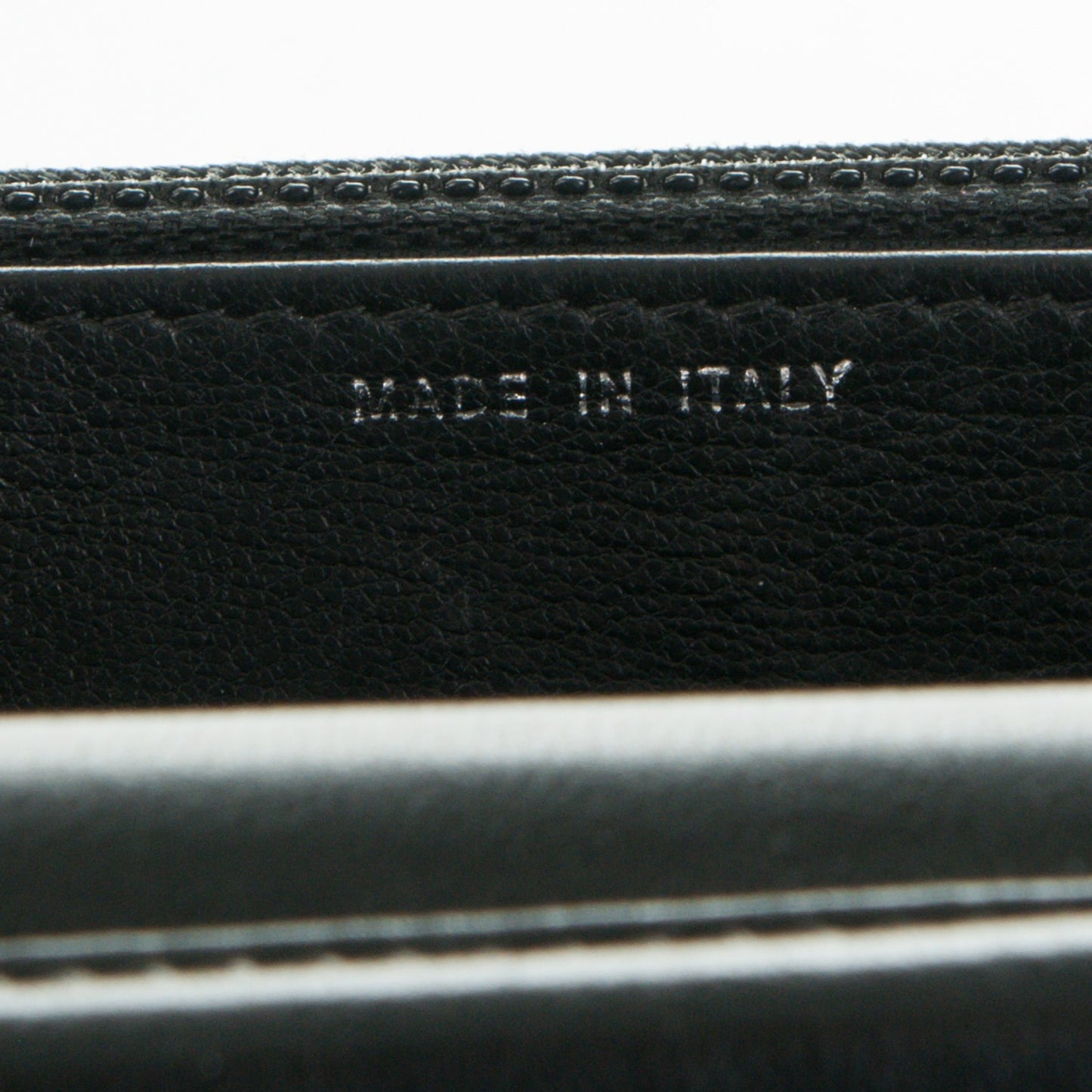 Lambskin Chevron Wallet On Chain WOC Black