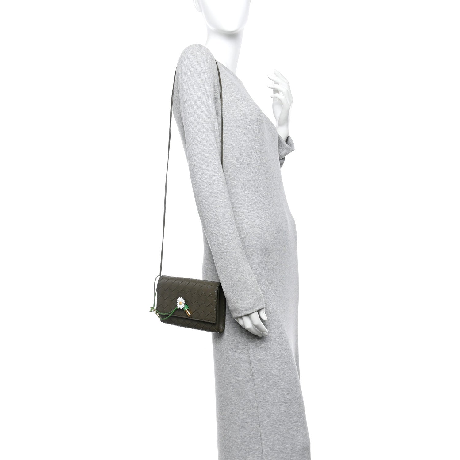 Bottega Veneta Nappa Enamel Intrecciato Daisy Andiamo Pouch Daisy Flow 2 of 9
