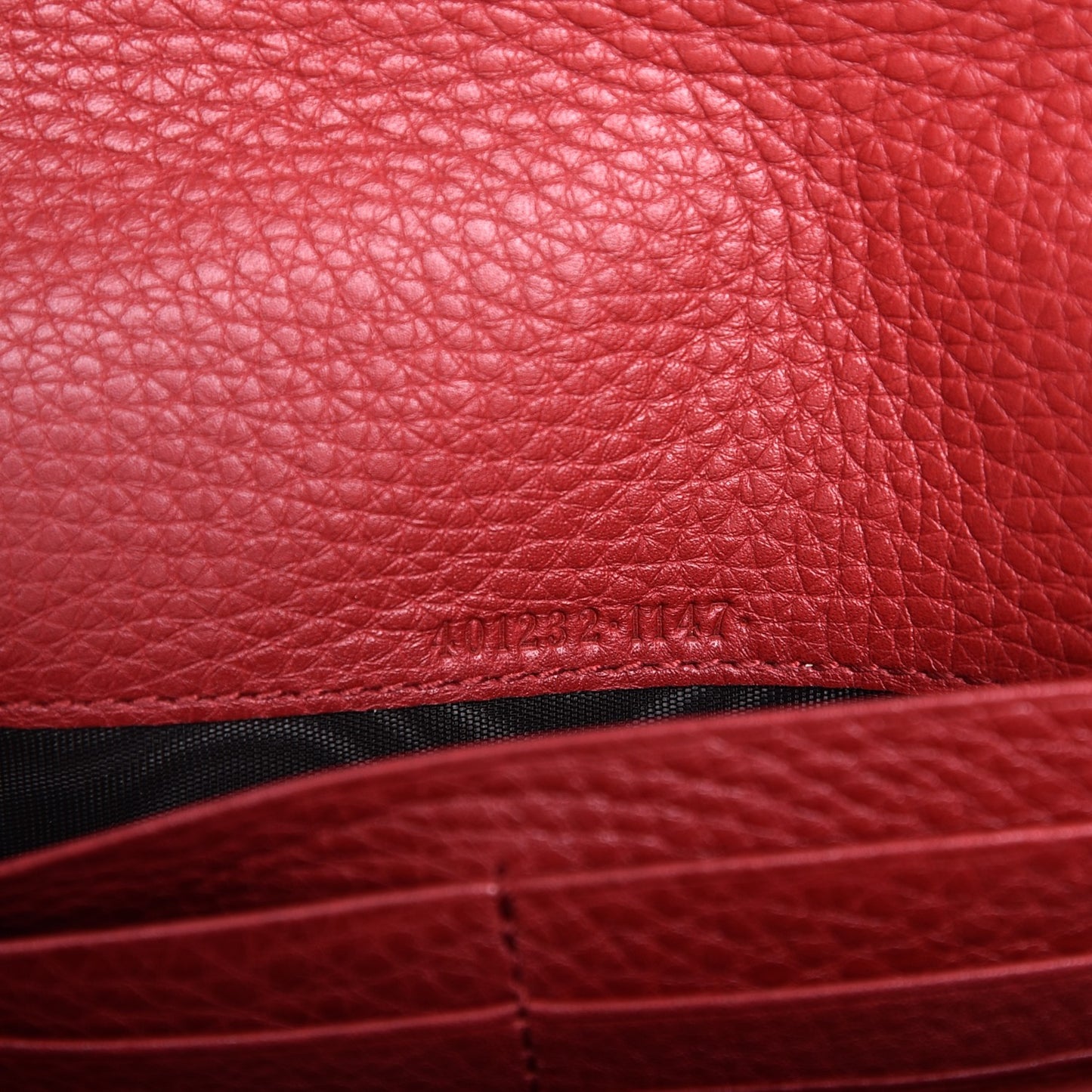 Calfskin GG Marmont Chain Wallet Vulcanic Red