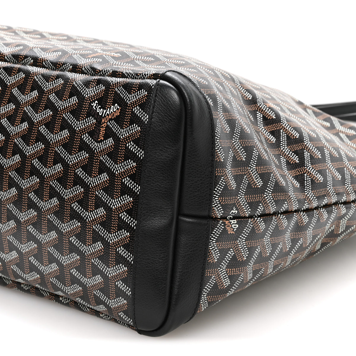 Goyardine Artois MM Black