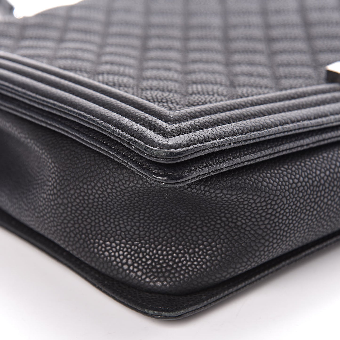 Caviar Quilted Large Boy Flap Black