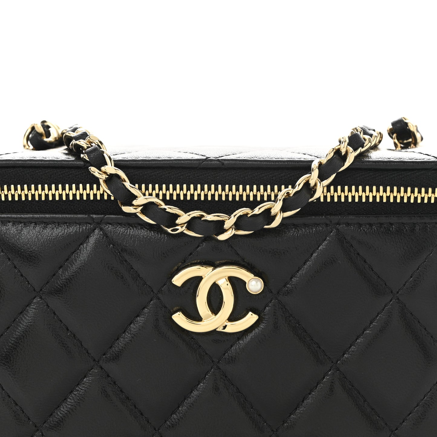Shiny Lambskin Quilted Pearl Crush Small Vanity Case With Chain Black