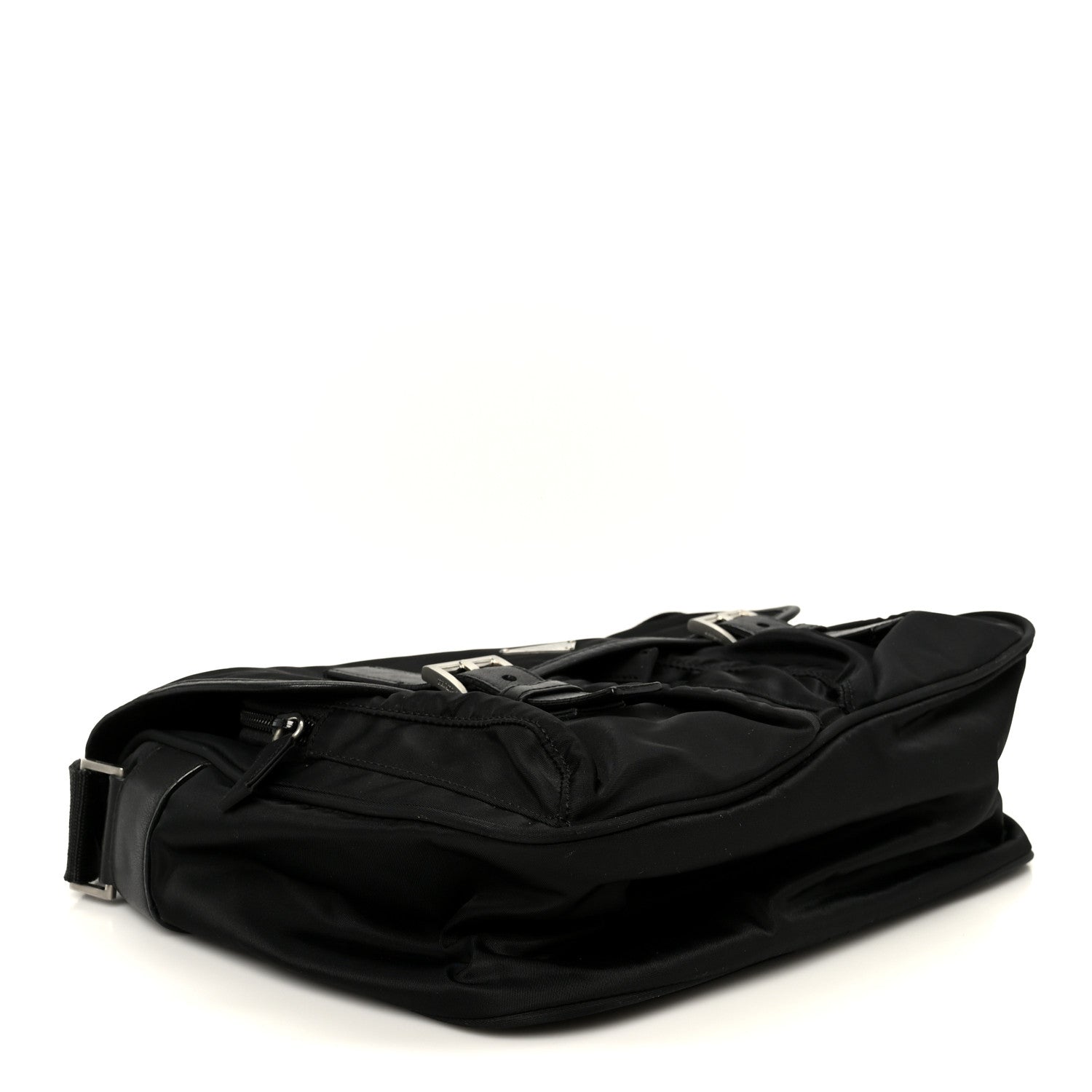 バッグ 00s Prada Tessuto Nylon Messenger Bag Prada Tessuto Nylon Messenger Bag Black 1869414 – FASHIONPHILE