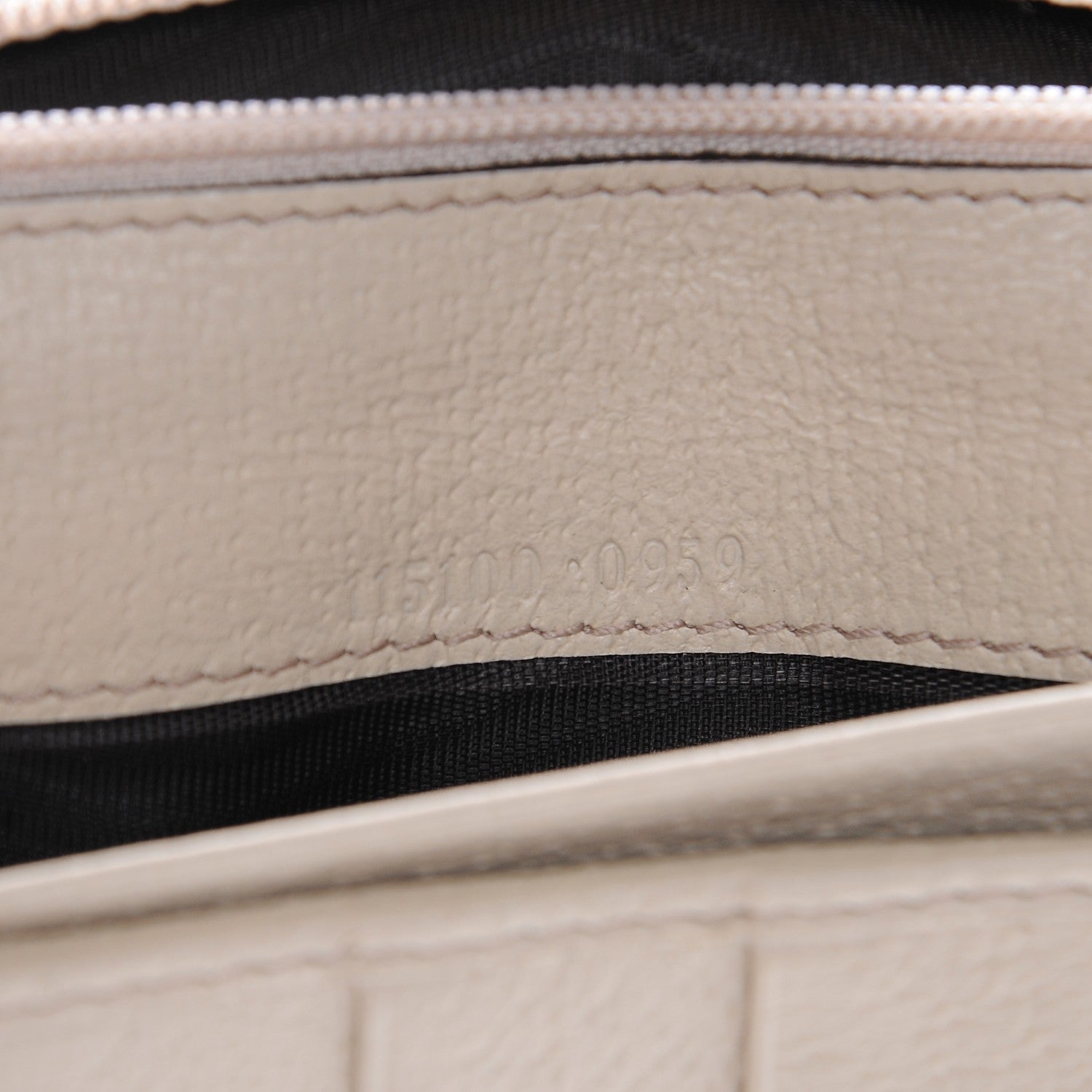 Gucci Monogram Metal Bar Continental Flap Wallet Off White 8 of 9