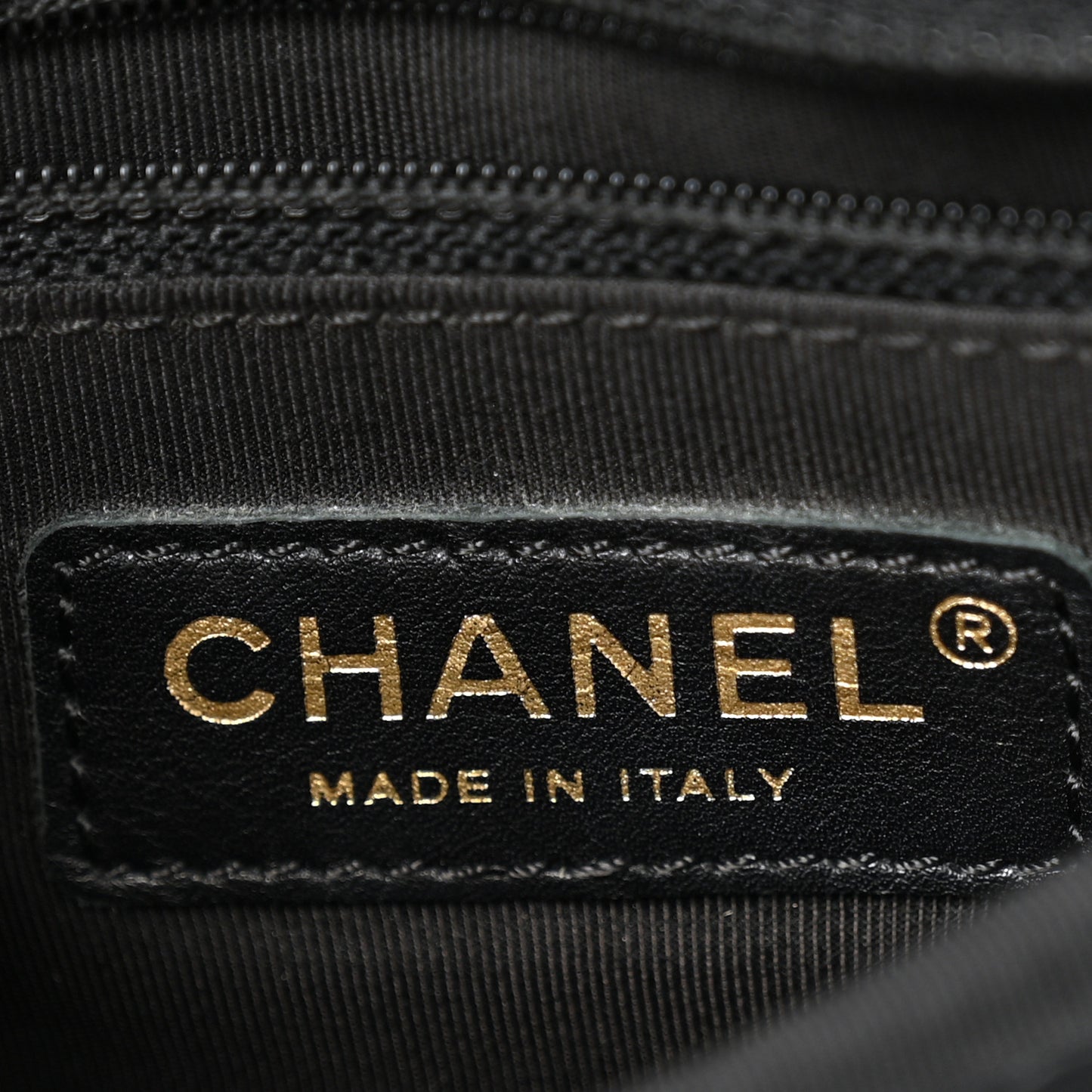 Grained Calfskin Small Chevron Chic Top Handle Flap Black