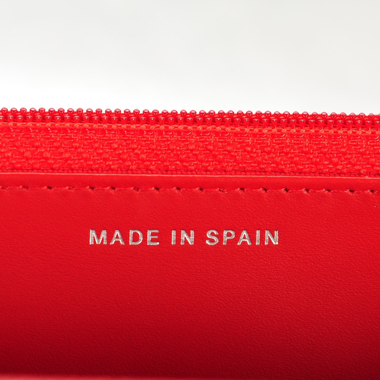 Caviar Quilted Wallet On Chain WOC Red