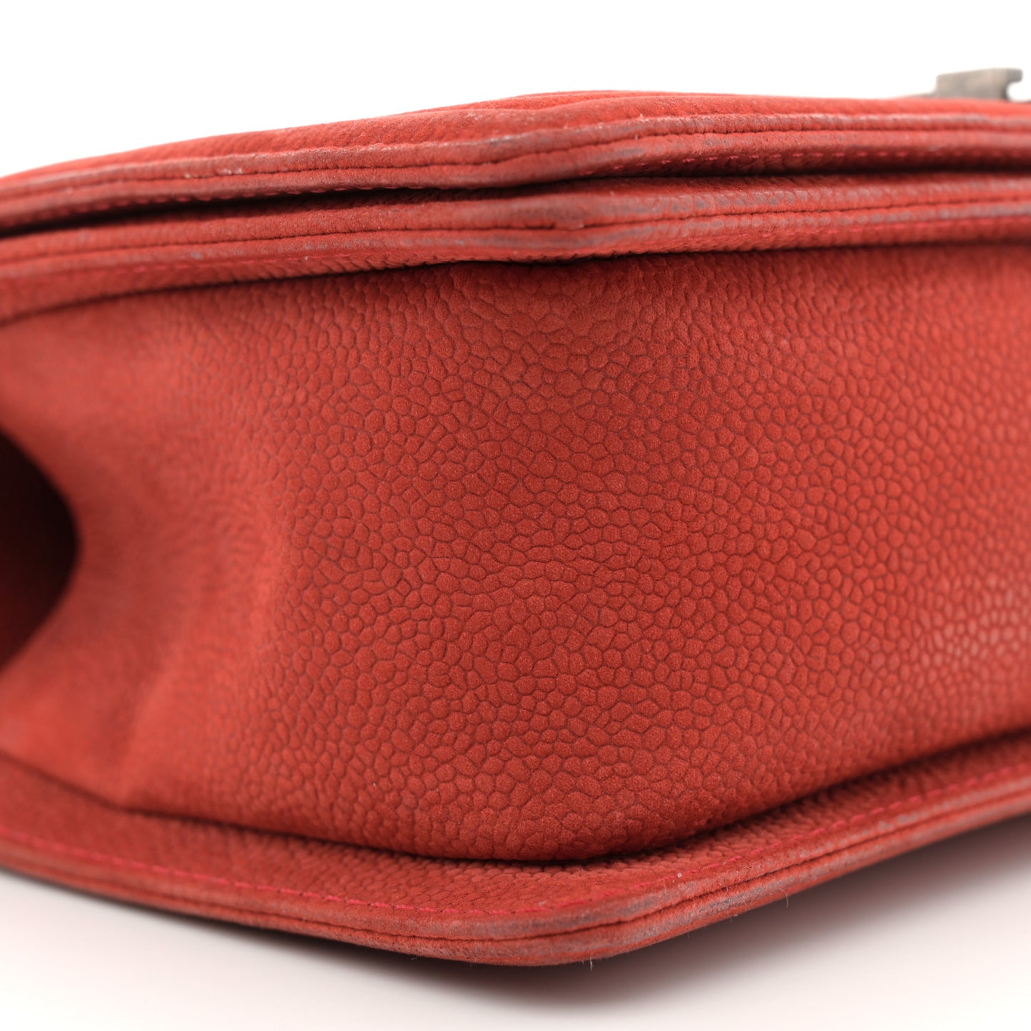 Iridescent Caviar Quilted Medium Boy Flap Red