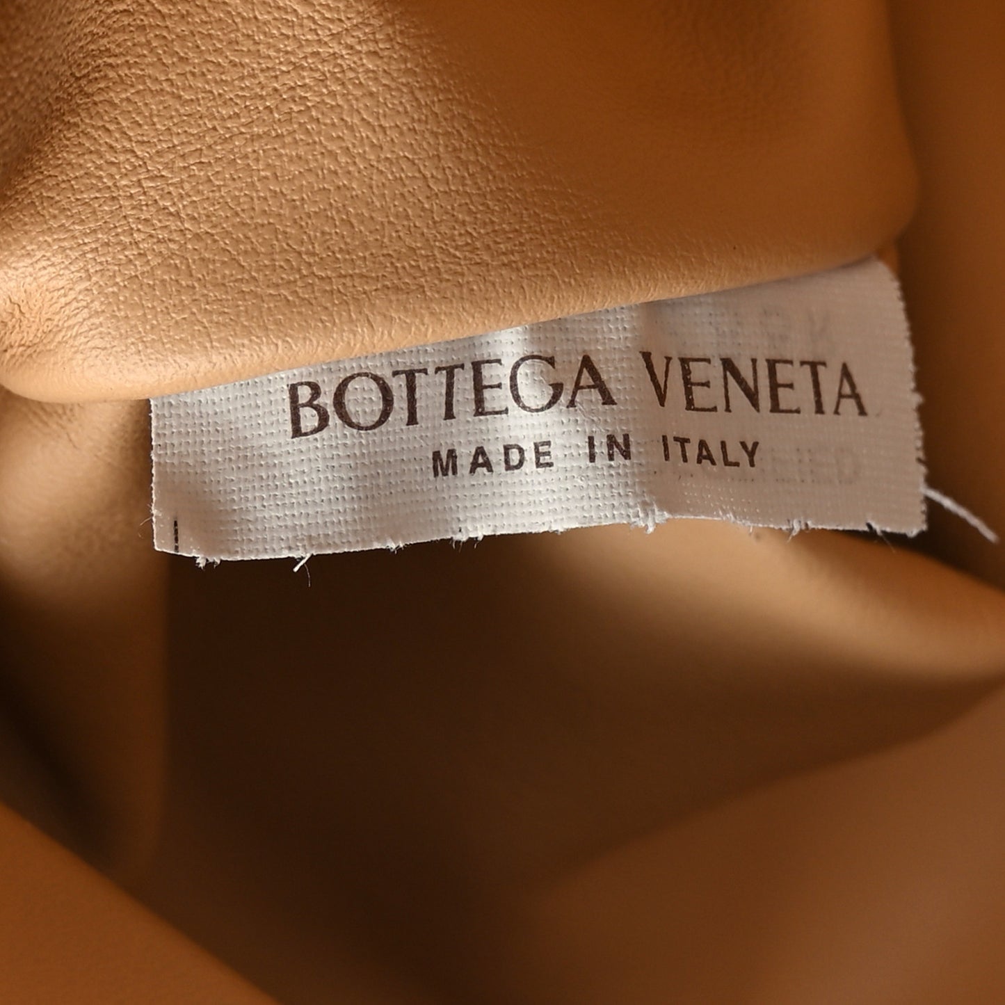 Calfskin The Pouch Chain Almond