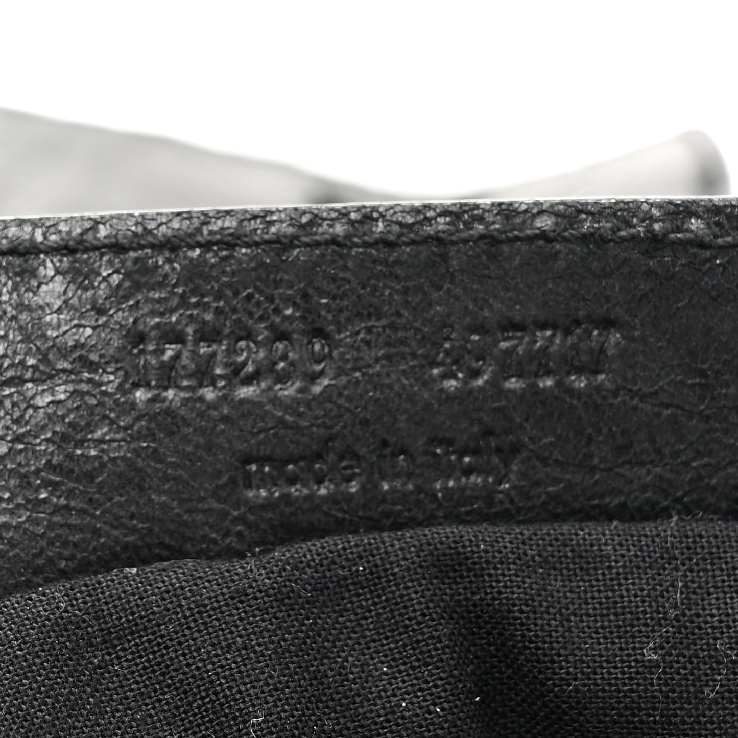 Agneau Classic Hardware Flat Messenger Black