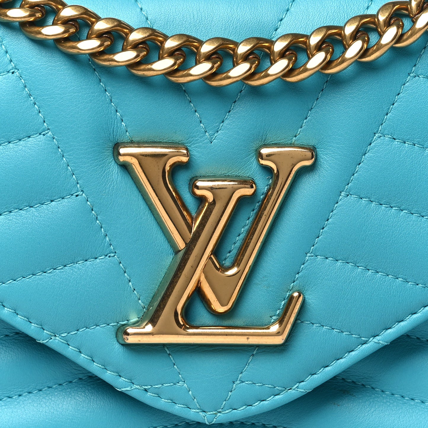 Calfskin New Wave Chain MM Malibu Green