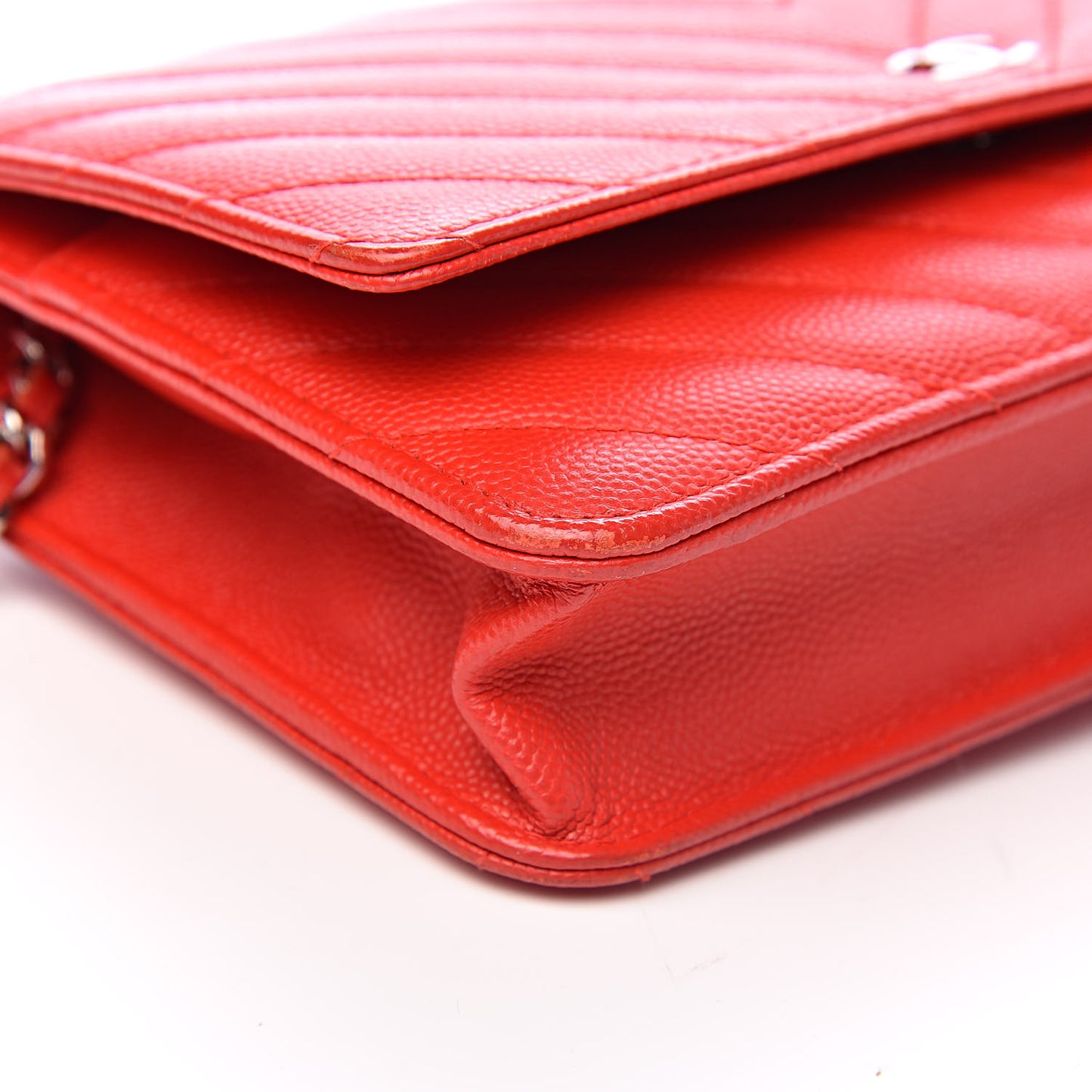 Caviar Chevron Quilted Wallet On Chain WOC Red
