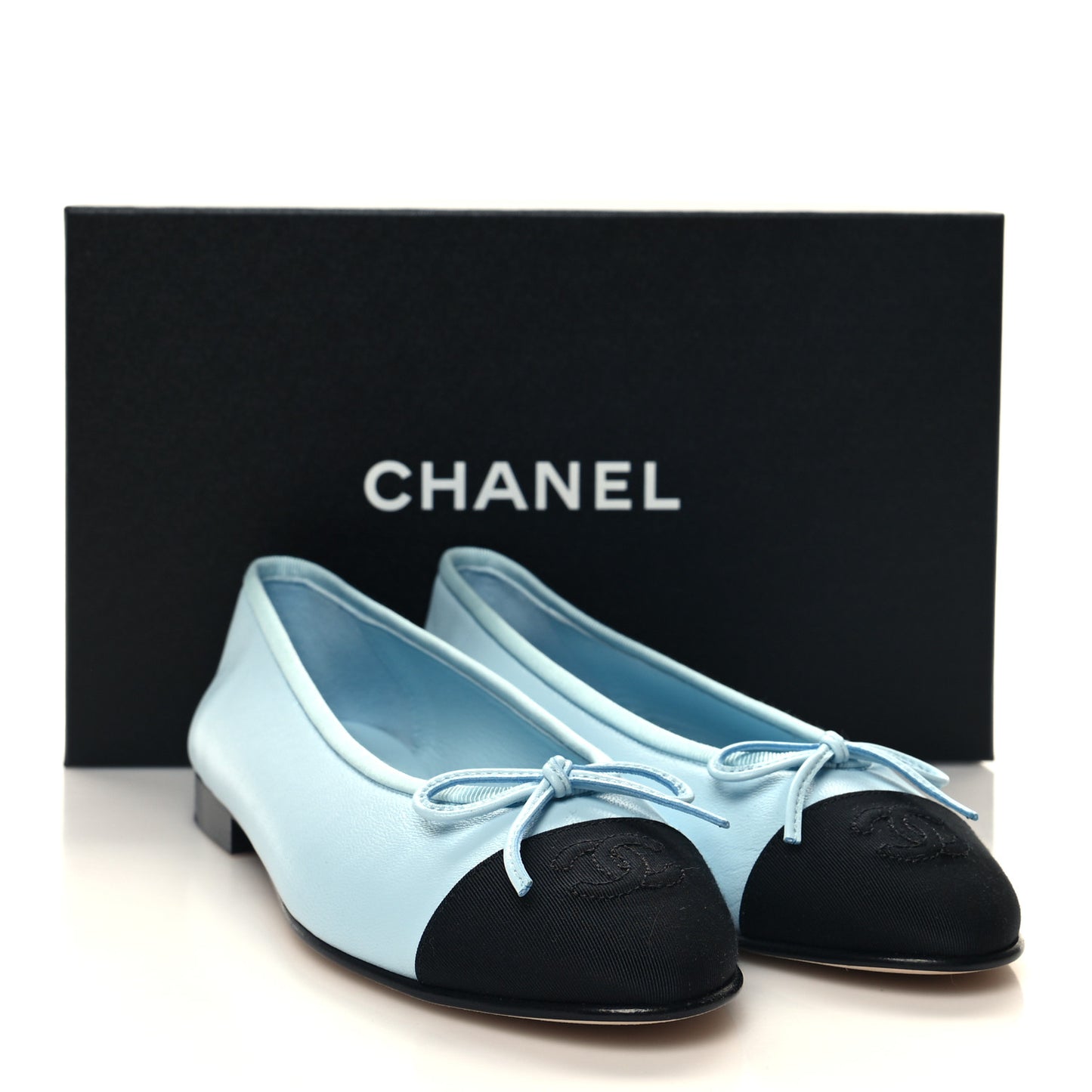 Lambskin Grosgrain Cap Toe CC Ballerina Flats 37.5 Light Blue Black