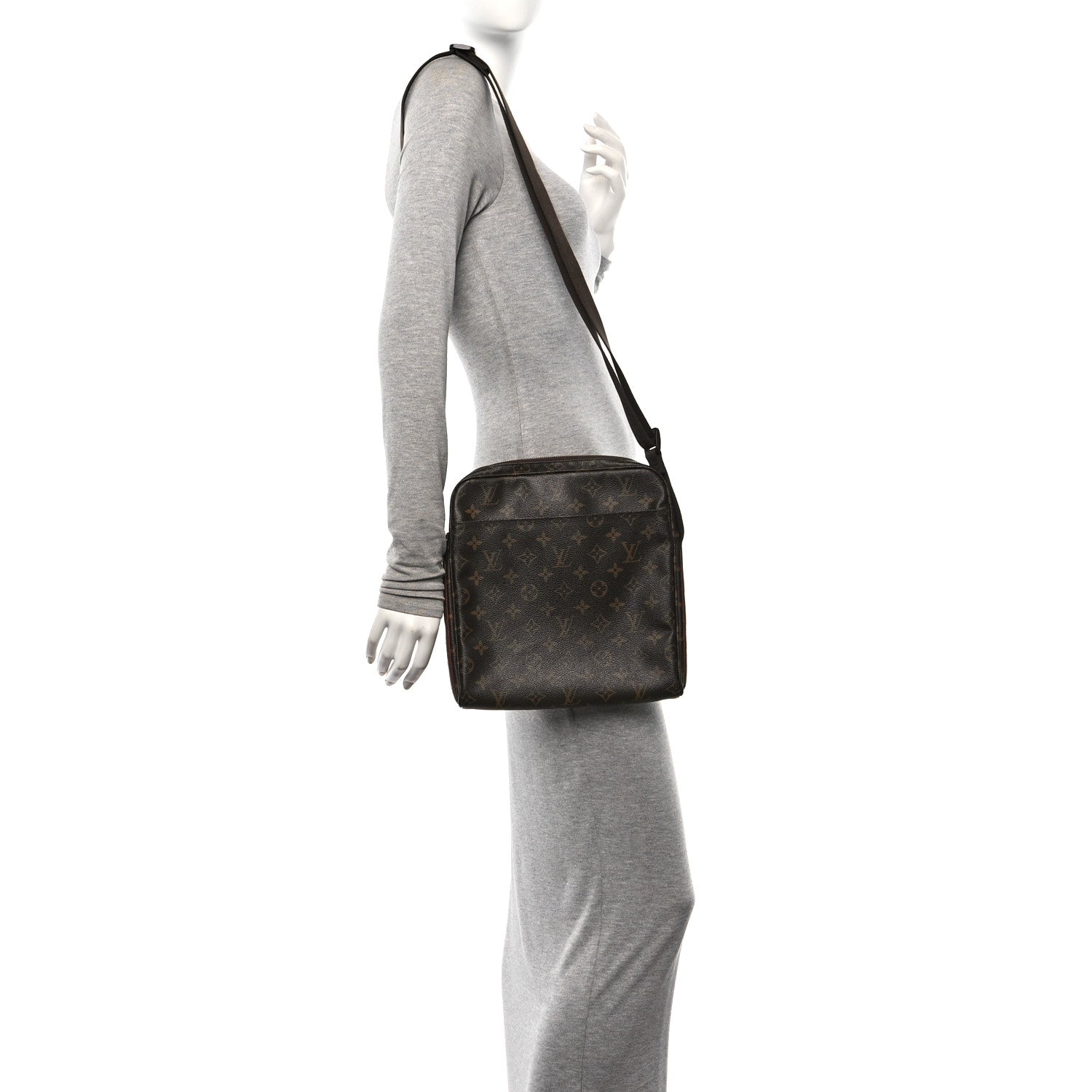Louis Vuitton Monogram Trotteur Beaubourg 2 of 10