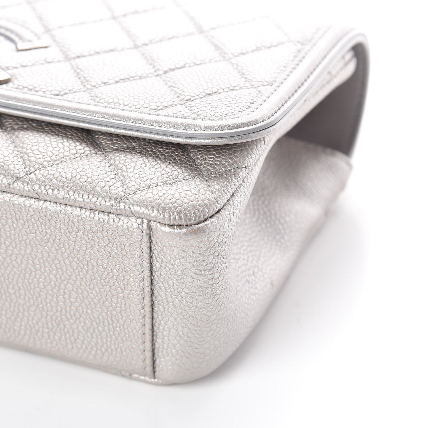 Metallic Caviar Quilted Medium CC Filigree Flap Silver