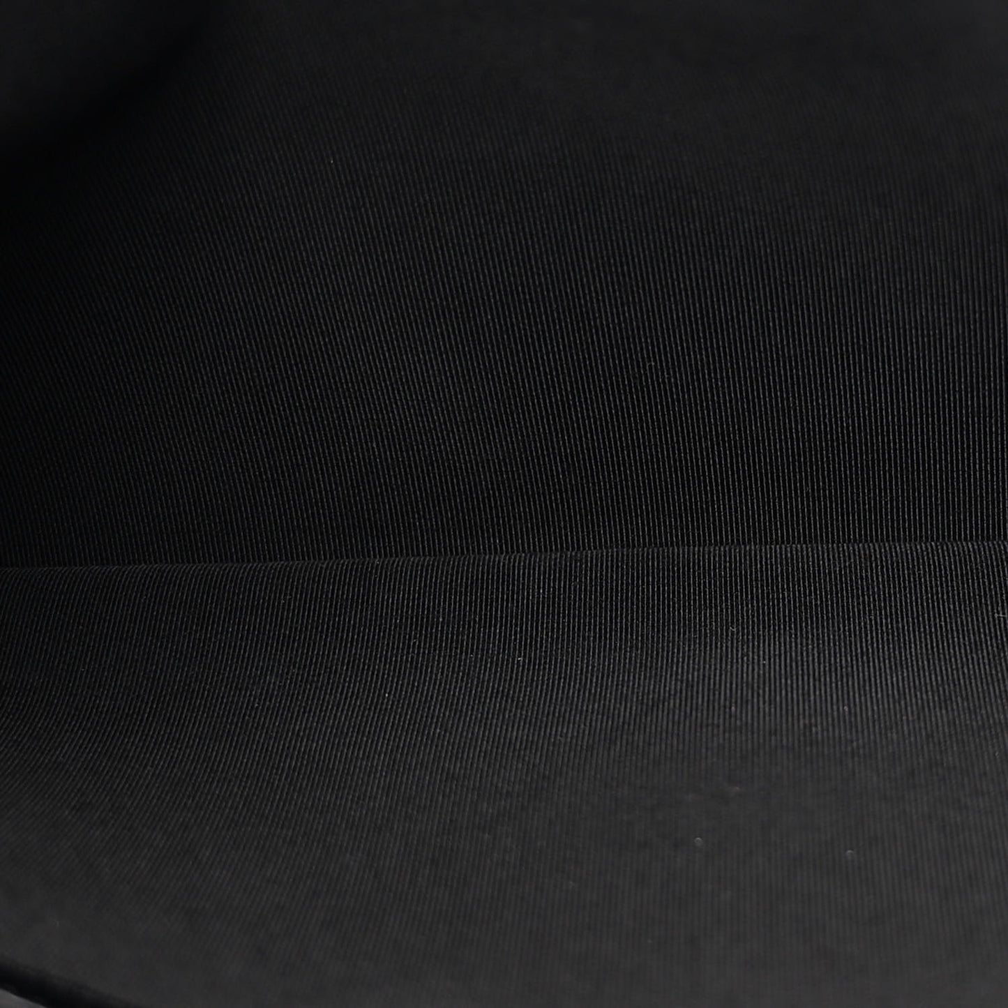 Caviar Quilted Medium Golden Class Pouch Black