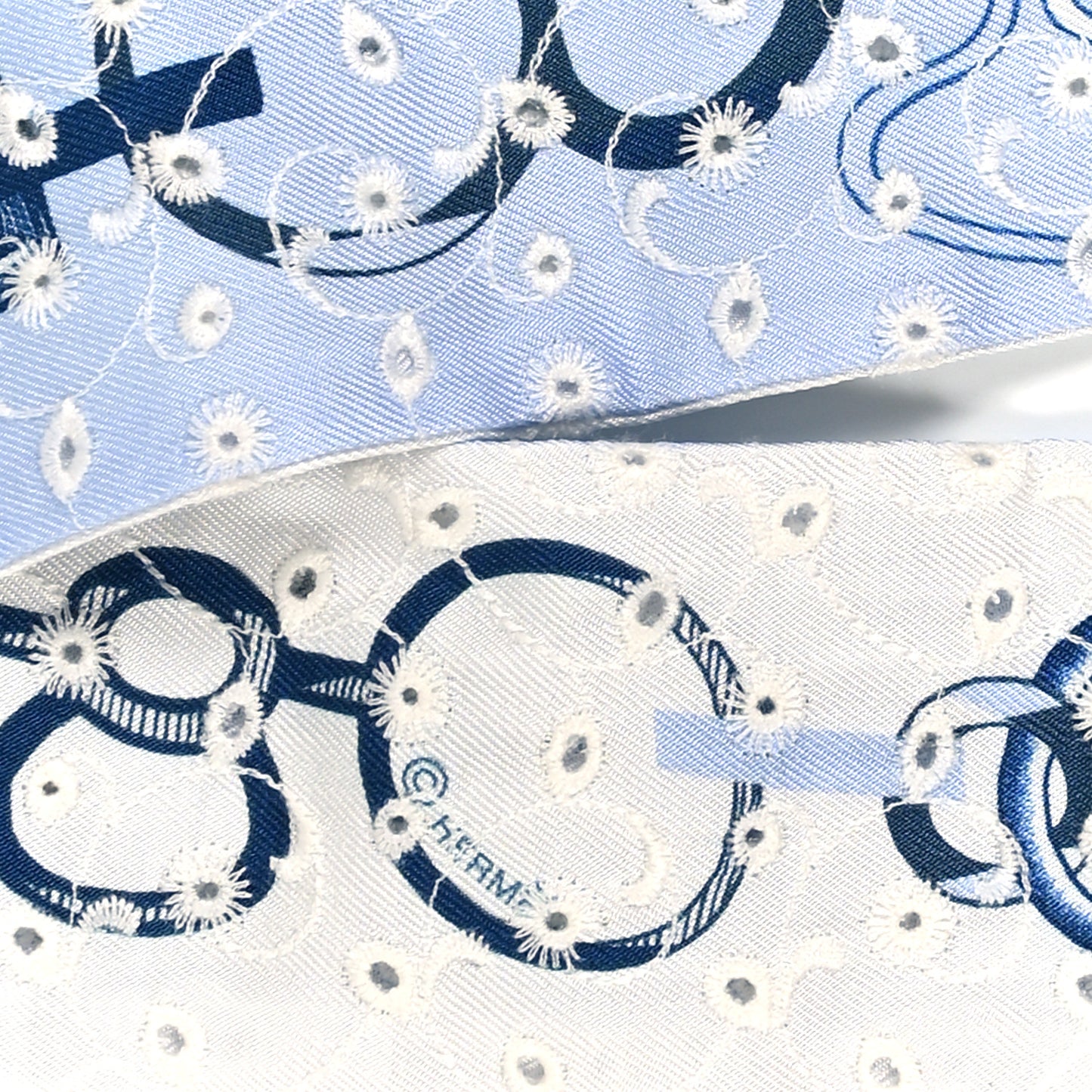 Silk Embroidered Do Re Boucles Broderie Anglaise Twilly Bleu White Marine