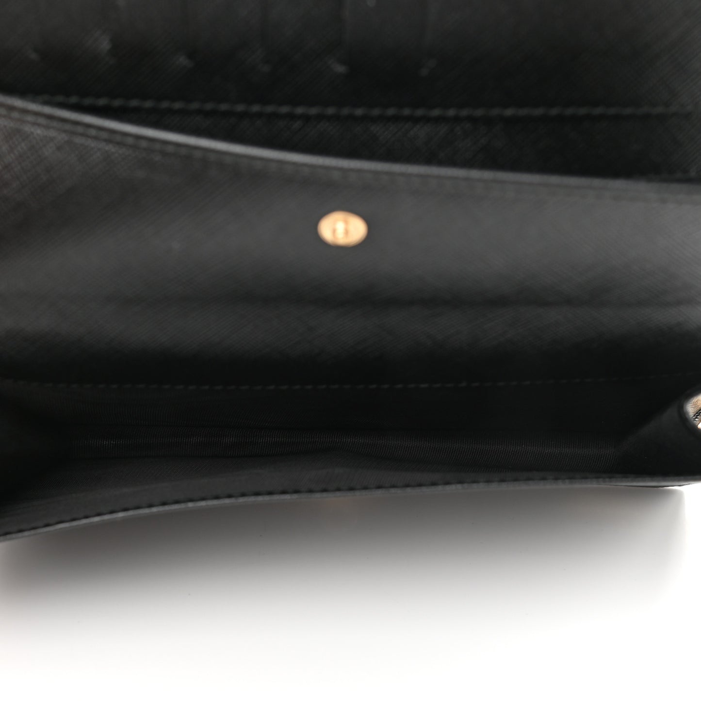 Calfskin Vara Wallet On Chain Black