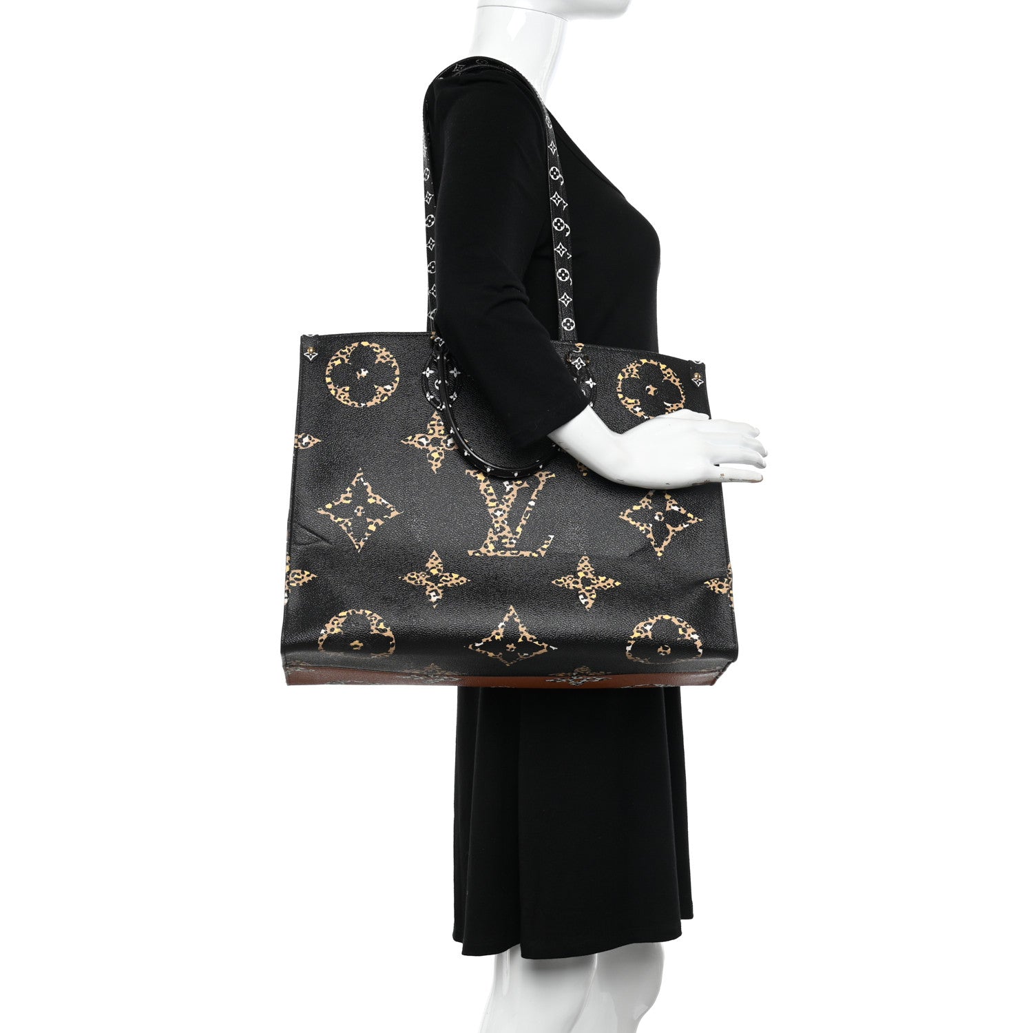 Louis Vuitton Monogram Giant Jungle Onthego GM Black 2 of 10