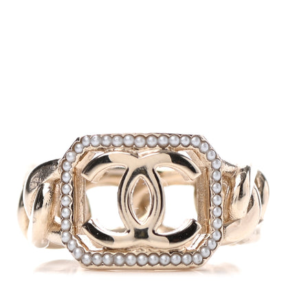 Chanel Pearl CC Ring 6.75 Gold 1 of 4