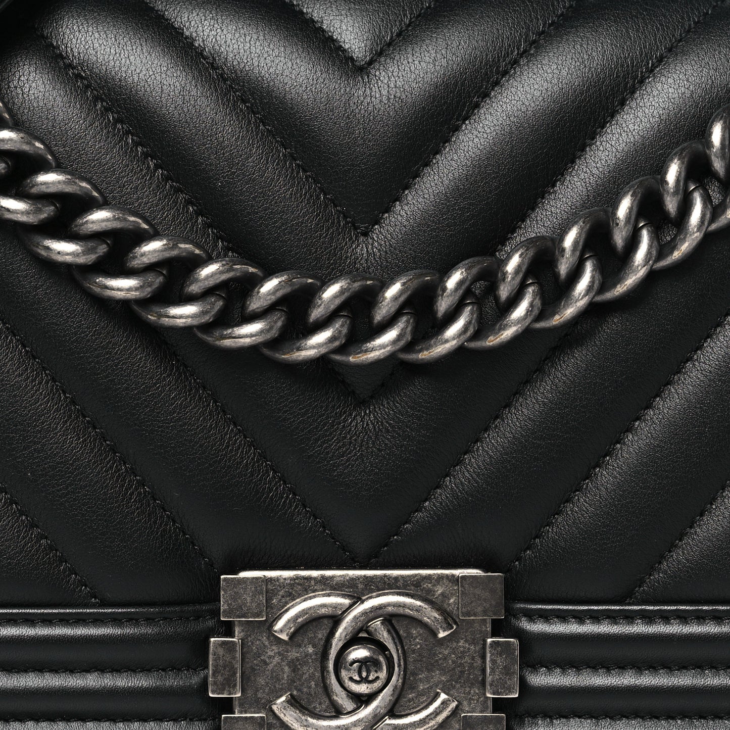 Calfskin Chevron Quilted Medium Boy Flap Black