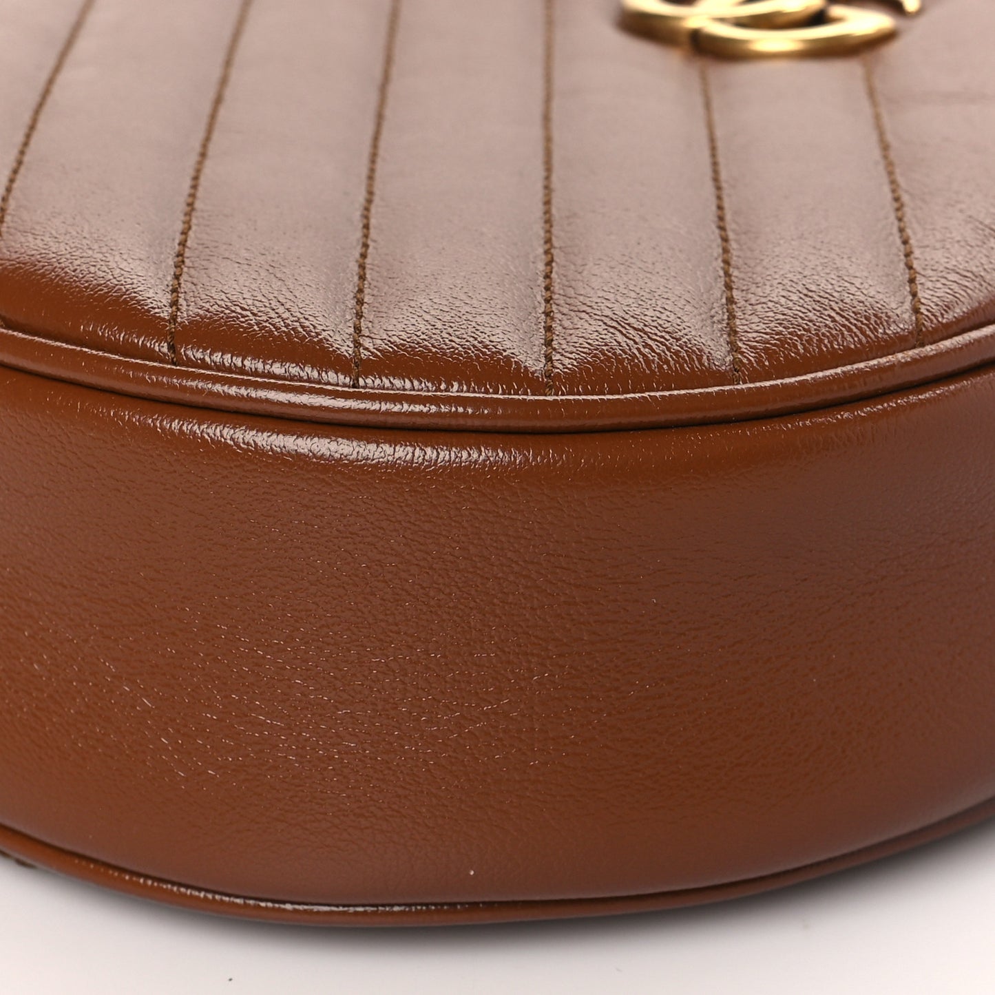Azalea Calfskin Matelasse Diagonal Mini GG Marmont Round Shoulder Bag Cuir