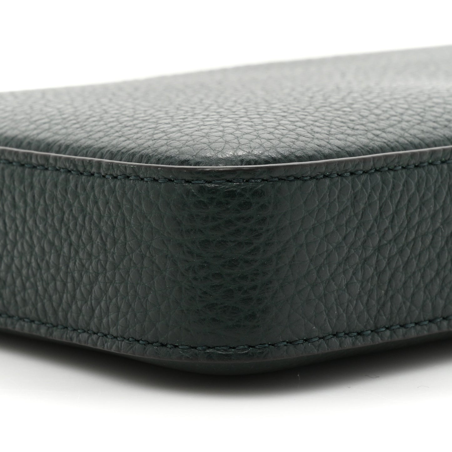 Small Classic Grain East West Plaque Chain Pouch Mulberry Green