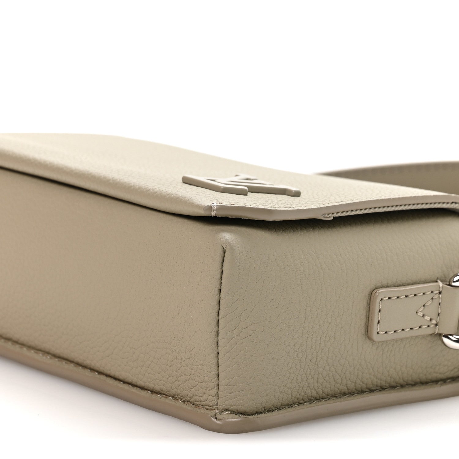Louis Vuitton Calfskin Aerogram Fastline Wearable Wallet Sage 10 of 12