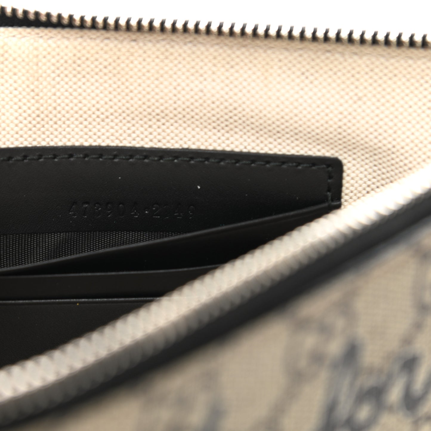 GG Supreme Monogram Blind For Love Wristlet Pouch Black