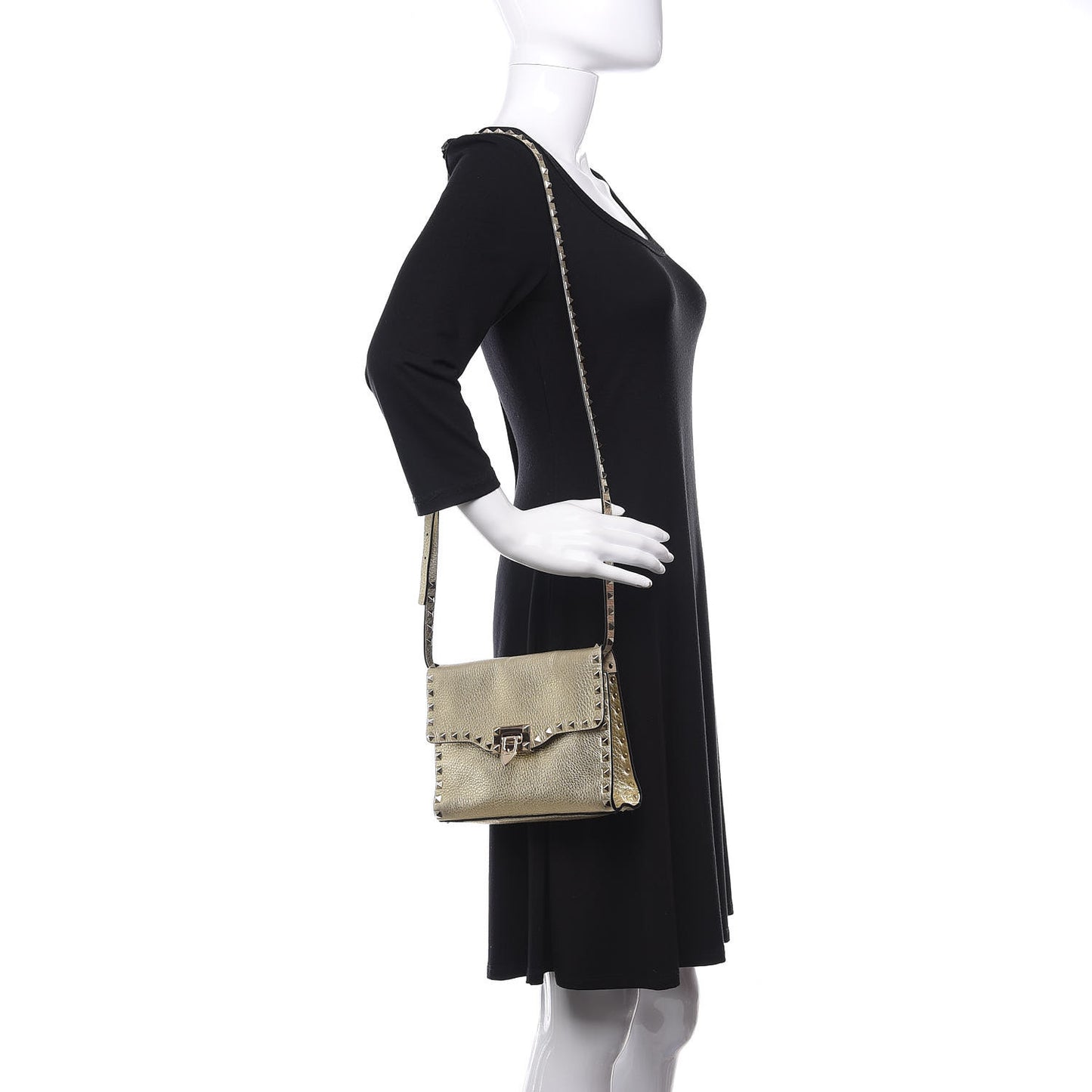 Metallic Pebbled Calfskin Medium Rockstud Flip Lock Crossbody Bag Platino