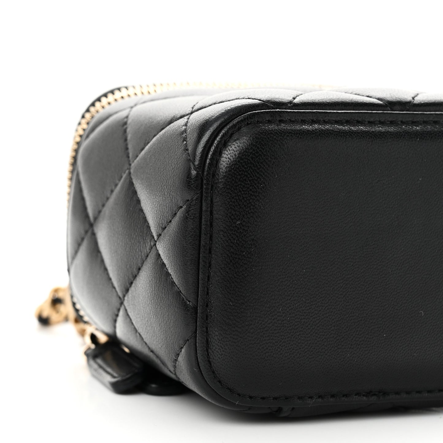 Lambskin Quilted Mini Pearl Crush Vanity Case With Chain Black