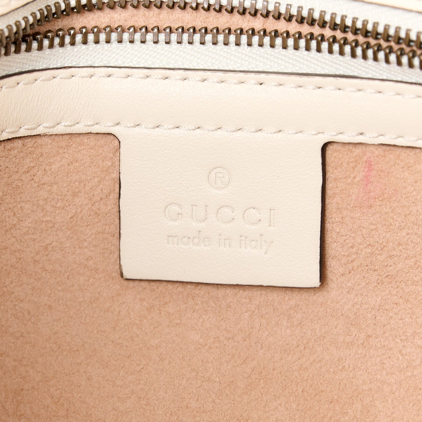 Calfskin Matelasse Small GG Marmont Shoulder Bag White