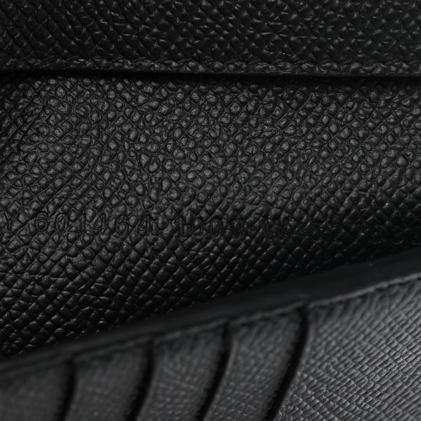 Signature Grained Calfskin Medium BB Wallet Black