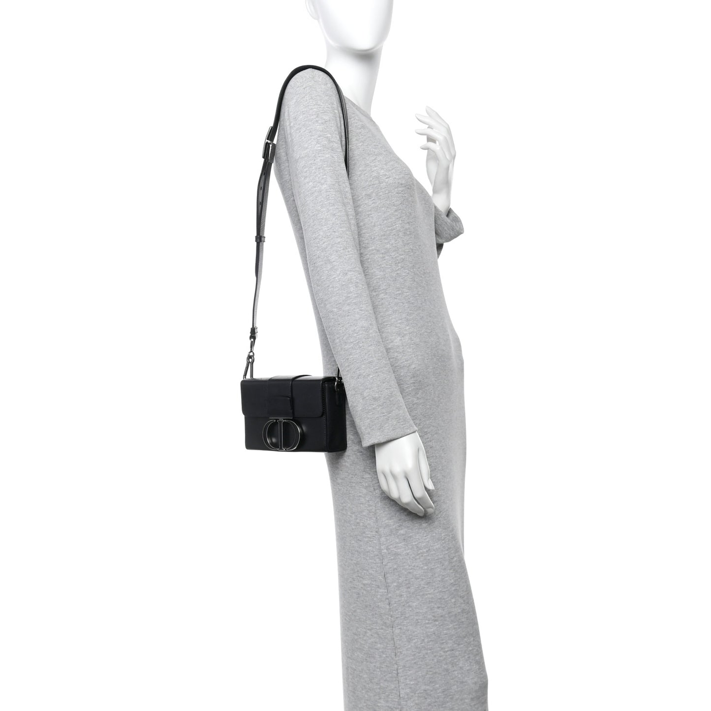 Box Calfskin 30 Montaigne Box Bag Black