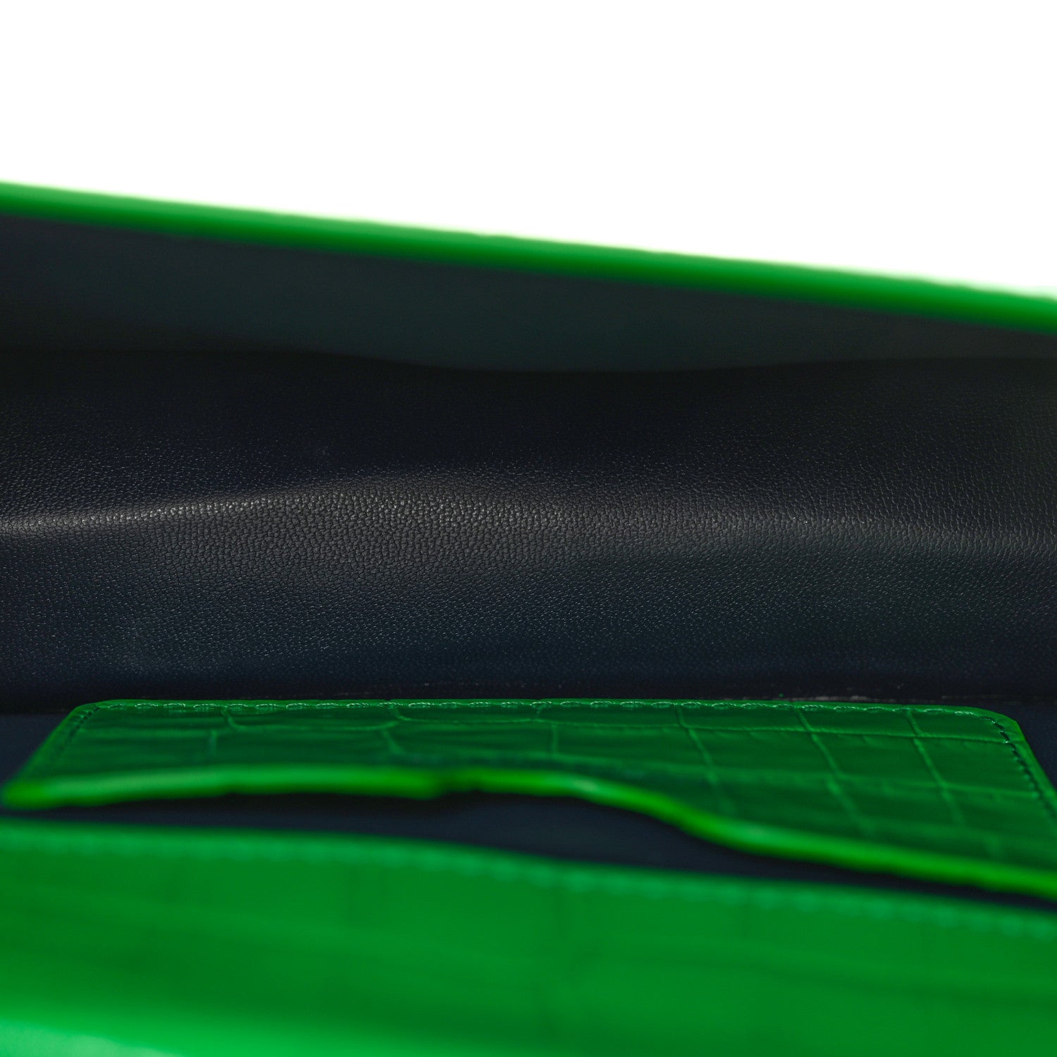 Alexander McQueen Calfskin Crocodile Embossed Knuckle Shoulder Bag Green 4 of 9