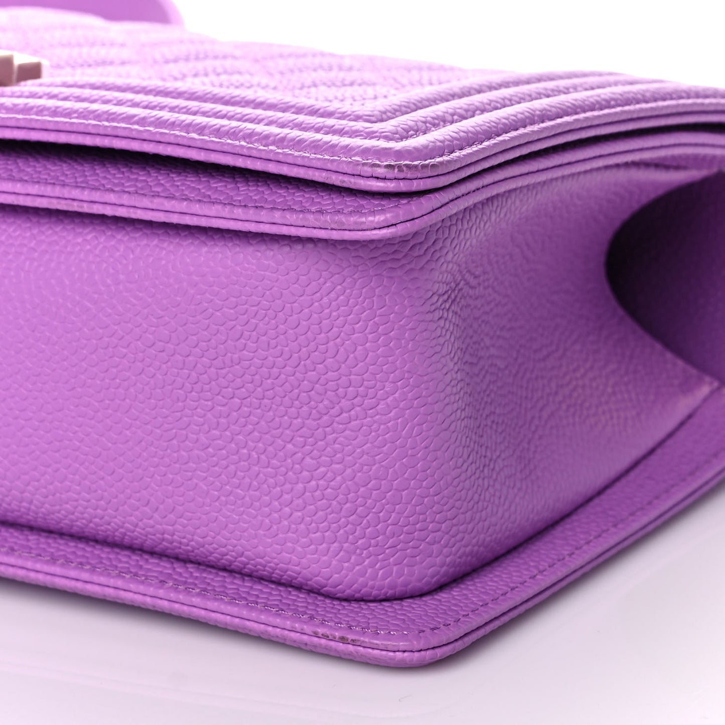 Caviar Quilted Medium Boy Flap Purple