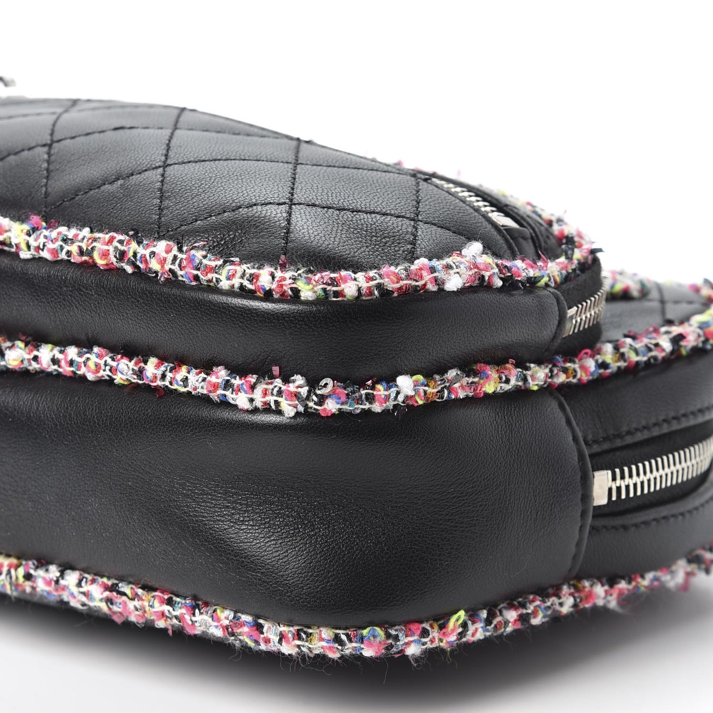 Lambskin Quilted Tweed Elegant Trim Front Zip Camera Case Black