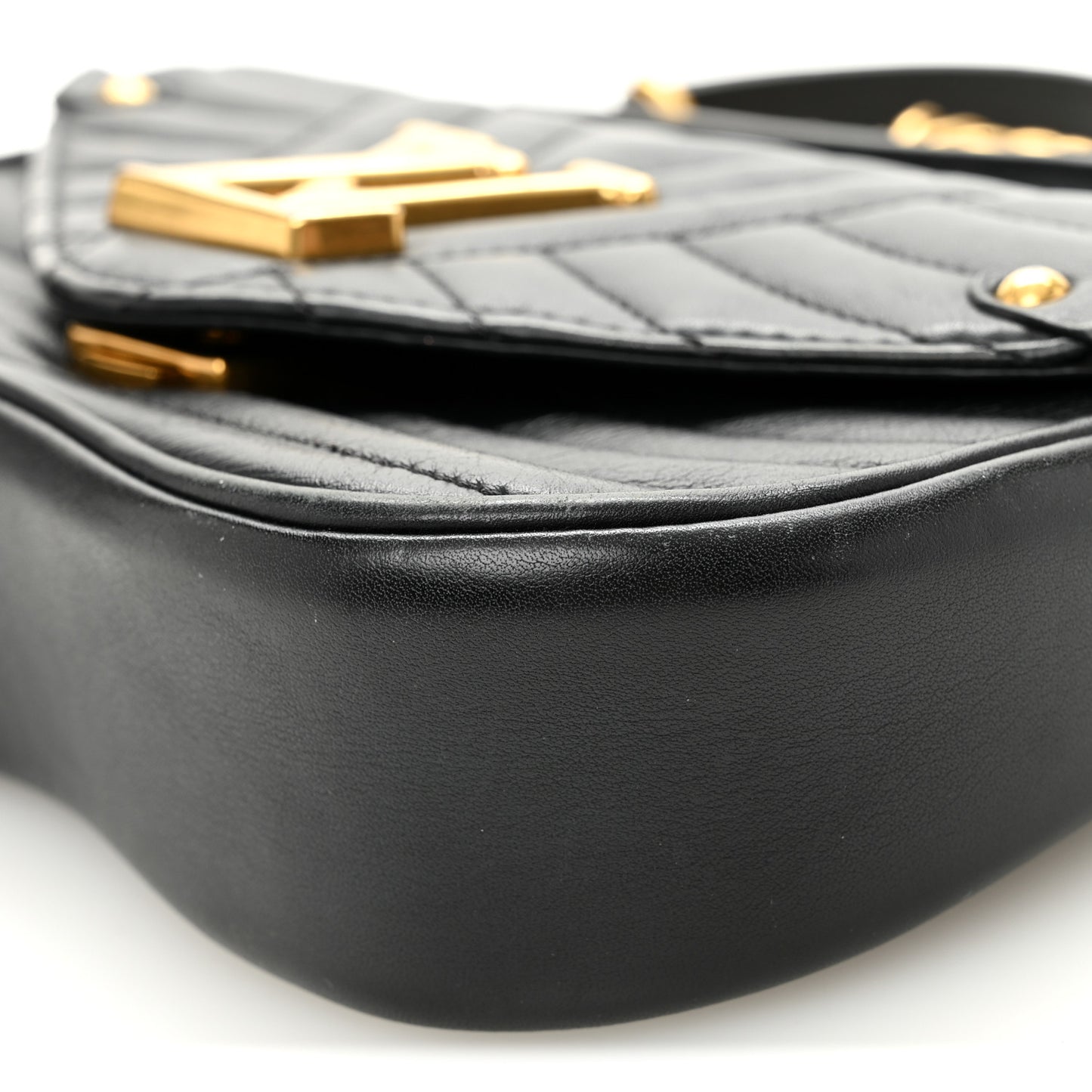 Calfskin New Wave Chain MM Black