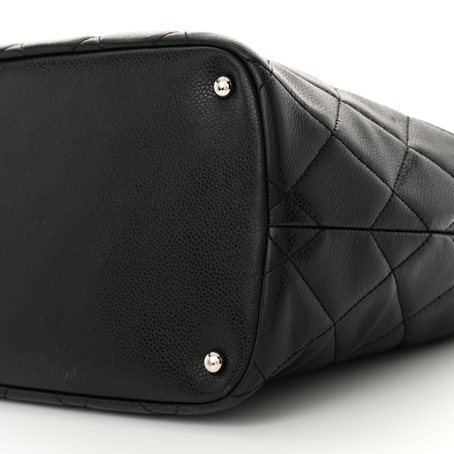 Caviar Quilted CC Timeless Soft Tote Black
