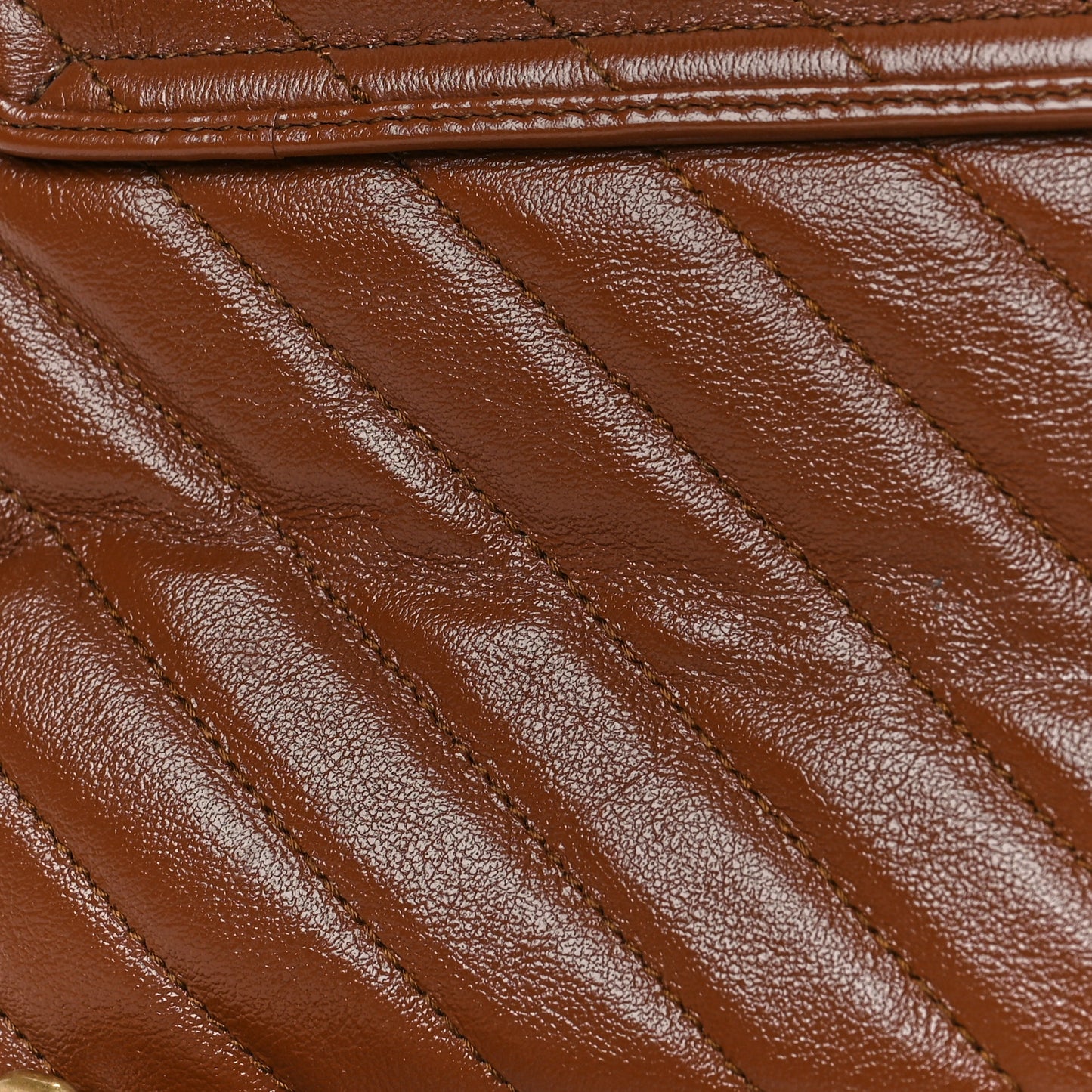 Azalea Calfskin Matelasse Diagonal Small GG Marmont Top Handle Shoulder Bag Cuir