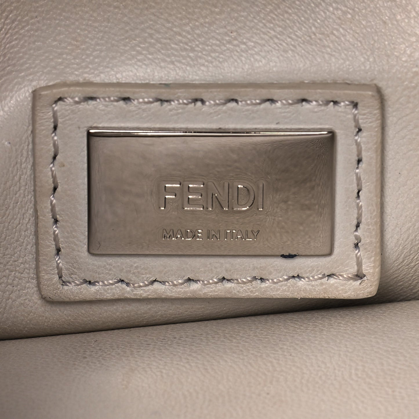 Nappa Lace Up Mini Peekaboo Iconic Satchel Bianco Carta