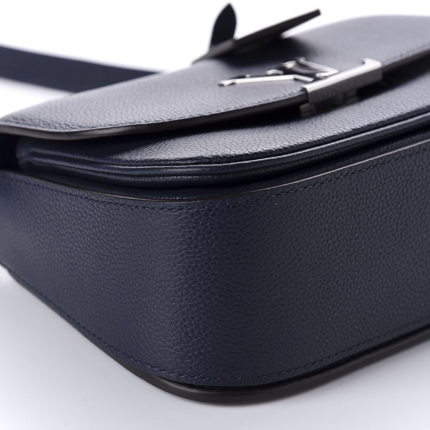 Grained Calfskin Vivienne NM Blue Marine