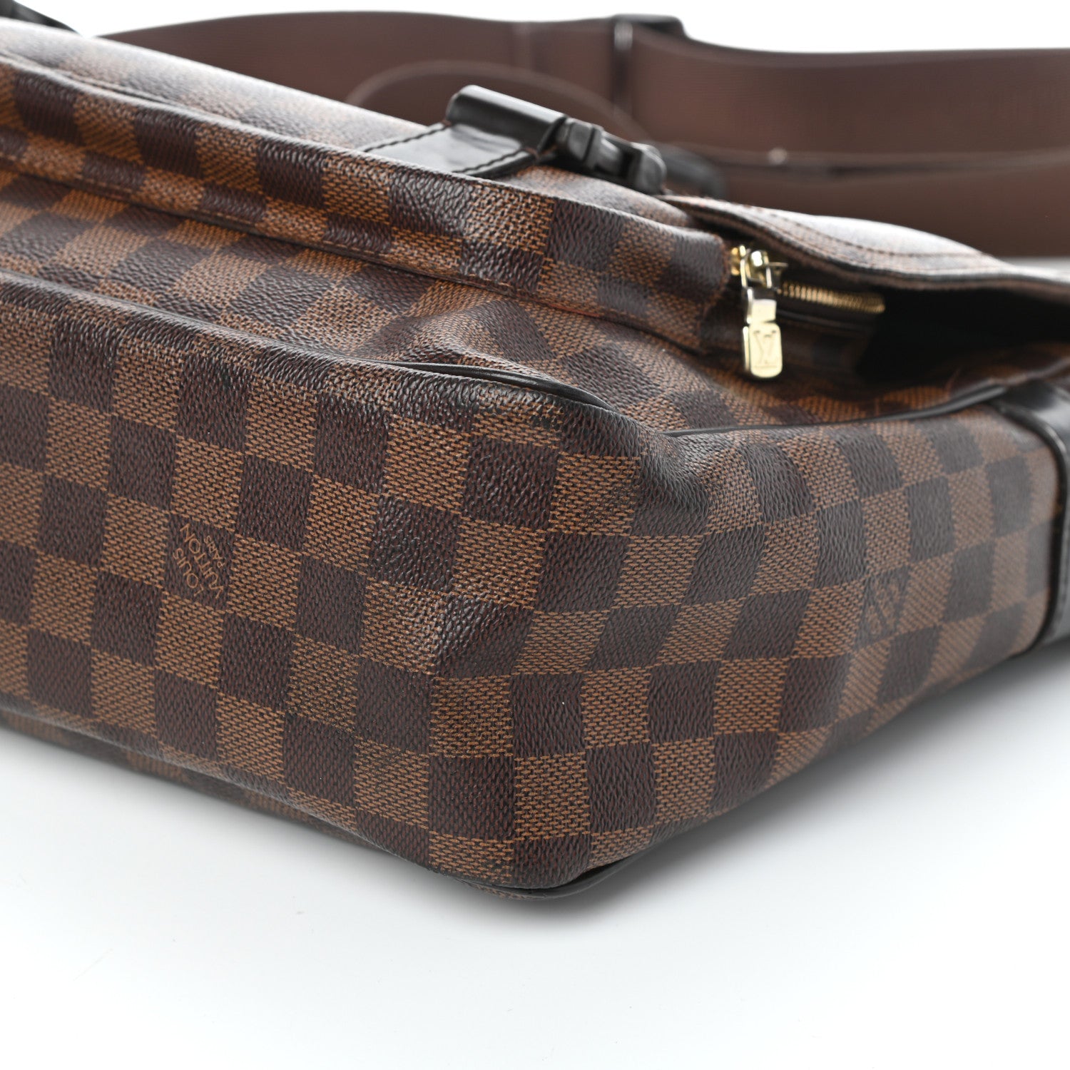 Louis Vuitton Damier Ebene Melville Messenger Bag 9 of 9